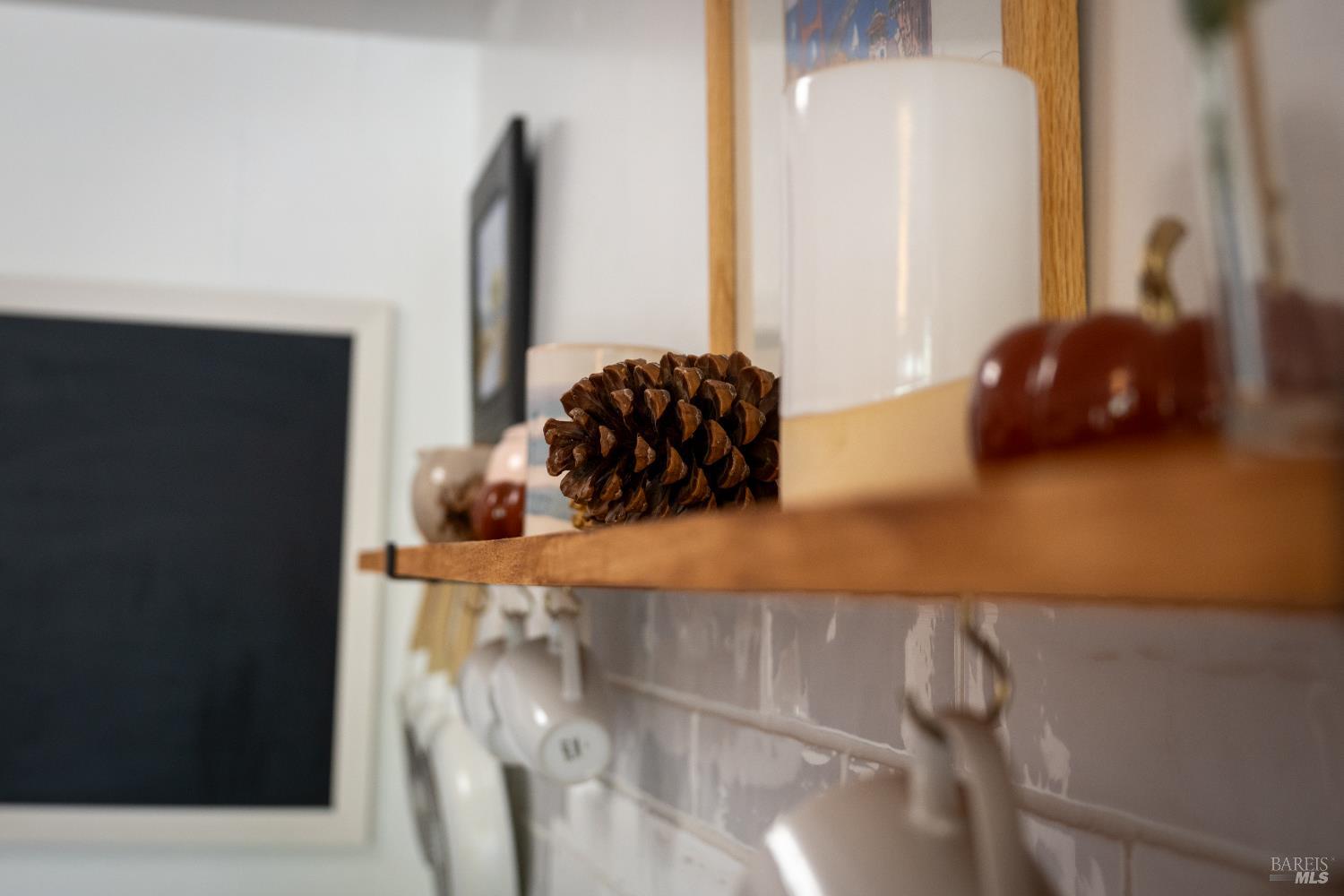Detail Gallery Image 16 of 24 For 43 Forest Ln, San Rafael,  CA 94903 - 2 Beds | 2 Baths