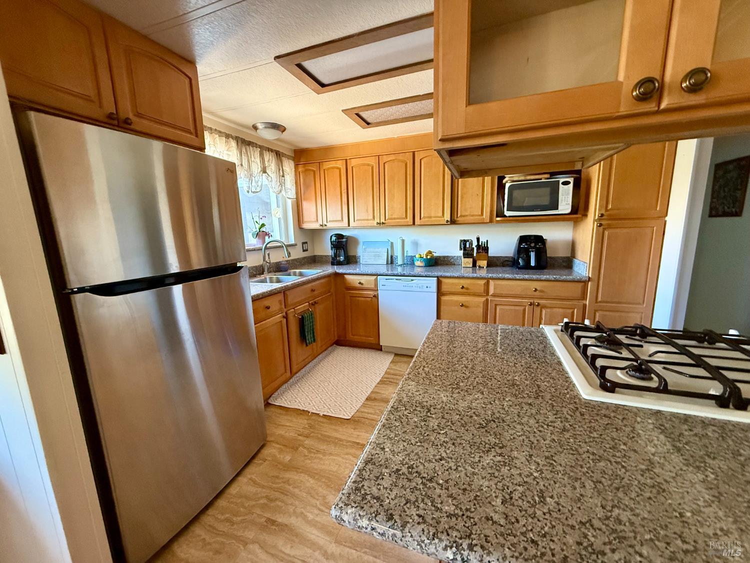 Detail Gallery Image 4 of 14 For 1225 Vienna Dr 964, Sunnyvale,  CA 94089 - 3 Beds | 2 Baths