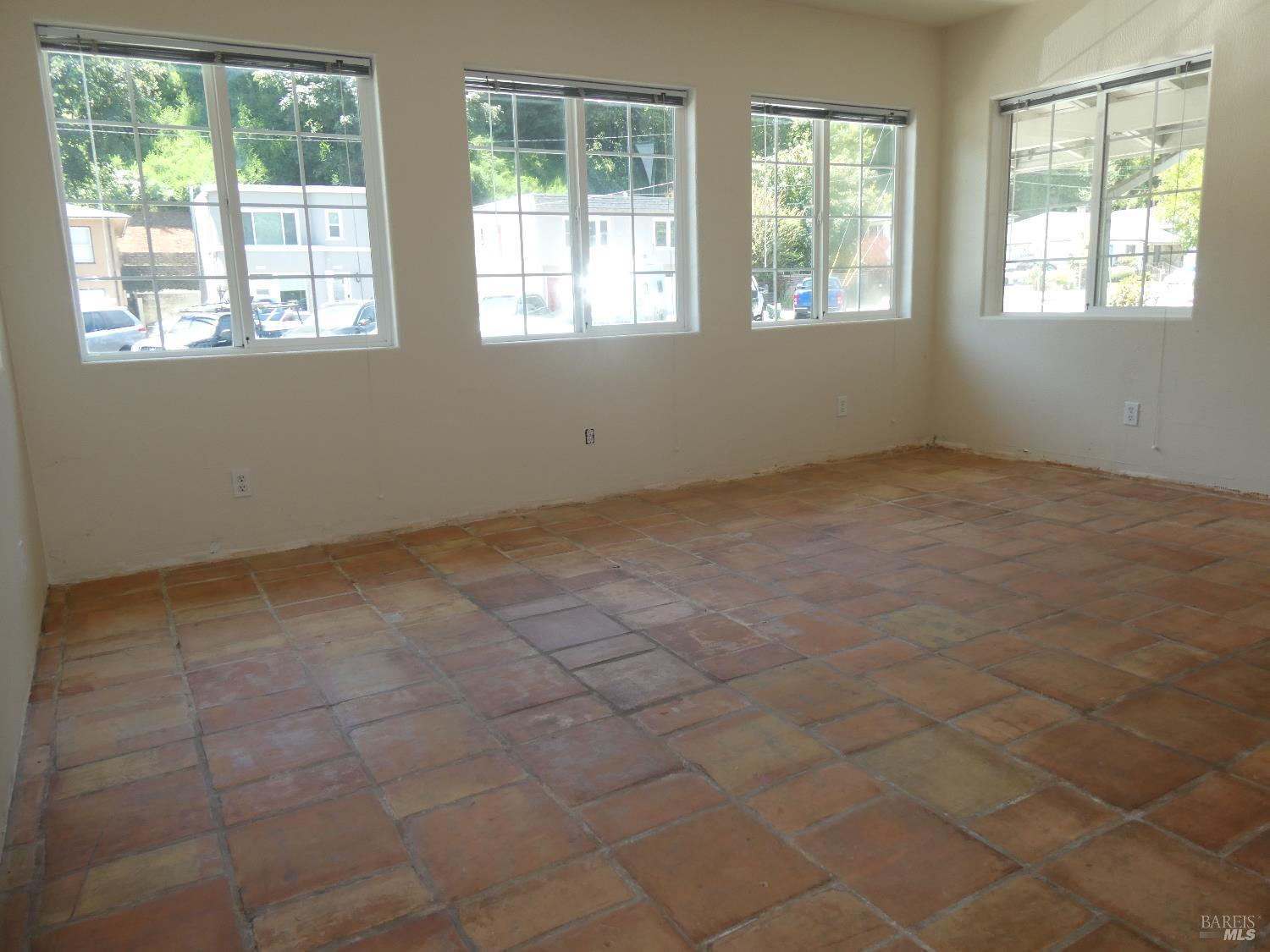 Detail Gallery Image 15 of 17 For 295 Miller Ave, Mill Valley,  CA 94941 - – Beds | – Baths