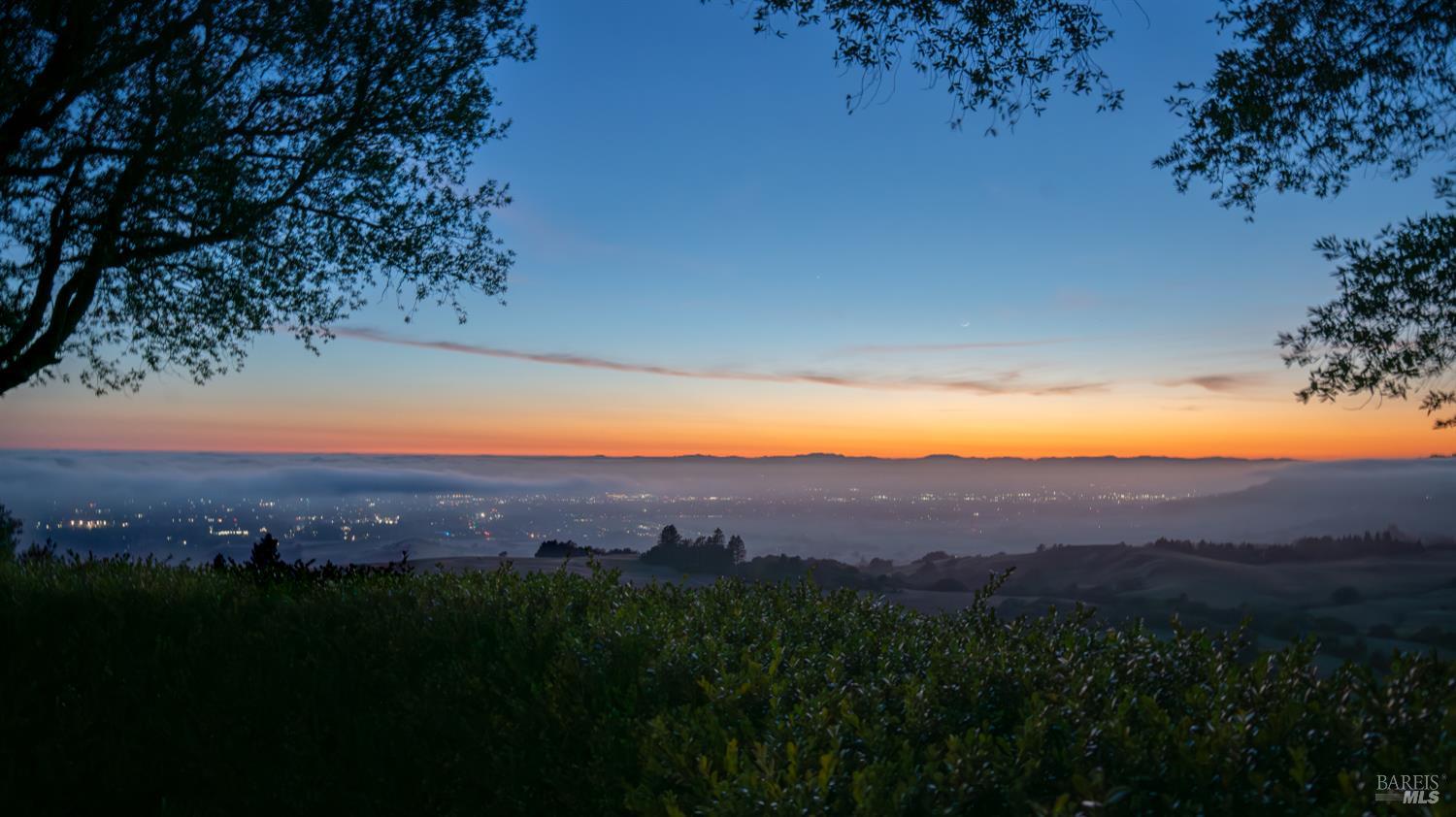 Detail Gallery Image 13 of 92 For 5750 Lichau Rd, Penngrove,  CA 94951 - 5 Beds | 4/1 Baths