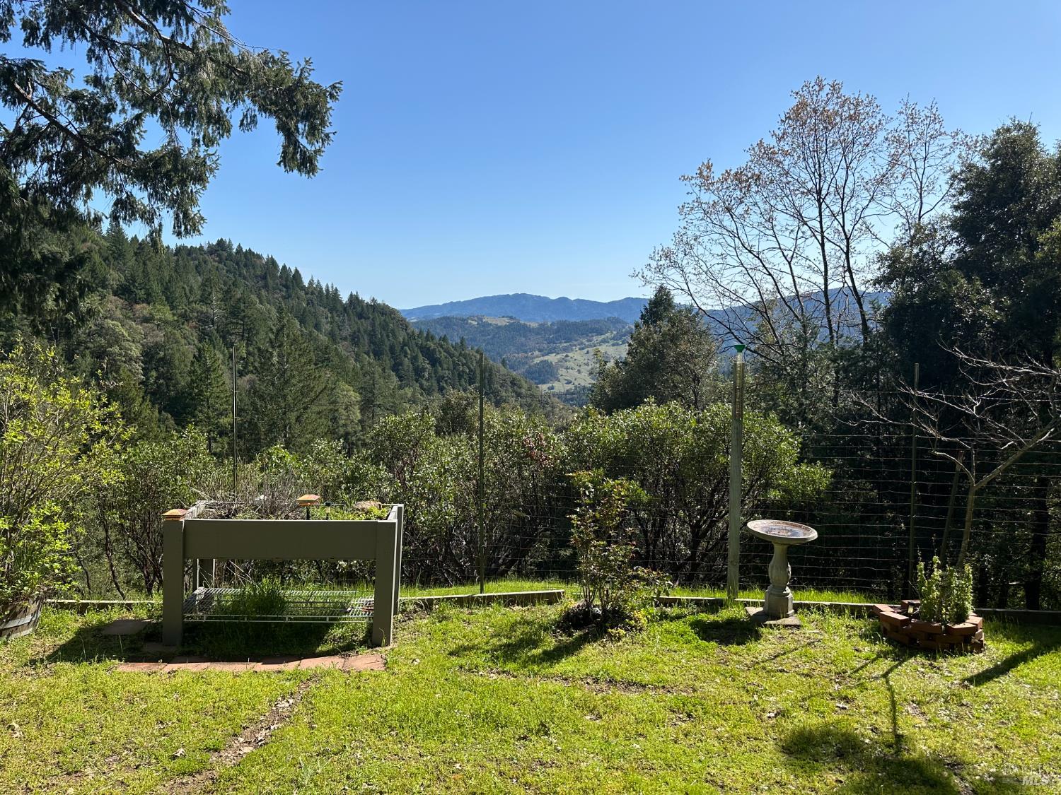 Detail Gallery Image 5 of 36 For 59145 Bell Springs Rd, Laytonville,  CA 95454 - 2 Beds | 2 Baths