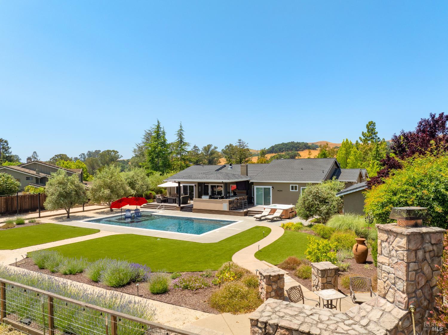 Detail Gallery Image 4 of 74 For 1051 Stonebridge Dr, Napa,  CA 94558 - 4 Beds | 3 Baths