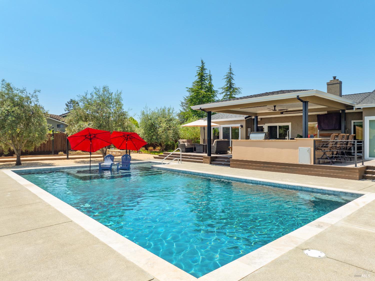 Detail Gallery Image 5 of 74 For 1051 Stonebridge Dr, Napa,  CA 94558 - 4 Beds | 3 Baths