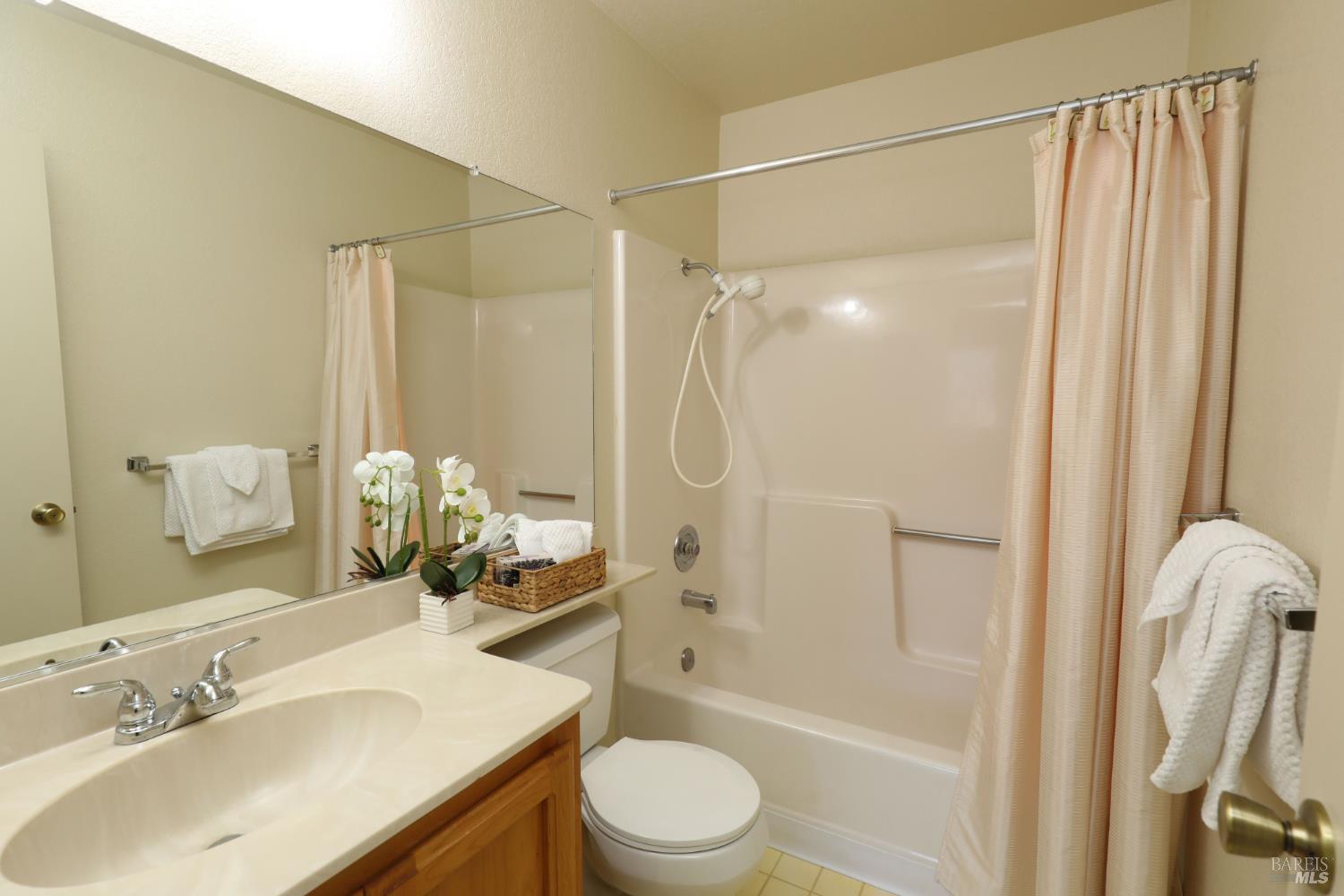 Harvest Lane, Santa Rosa, California image 19