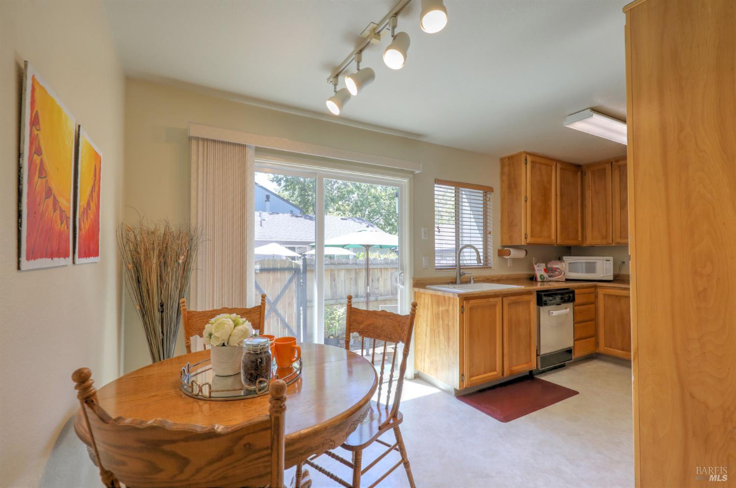 Harvest Lane, Santa Rosa, California image 3