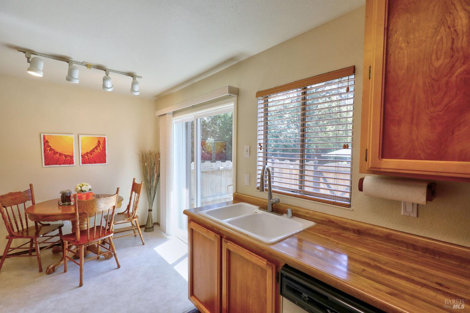 Harvest Lane, Santa Rosa, California image 12