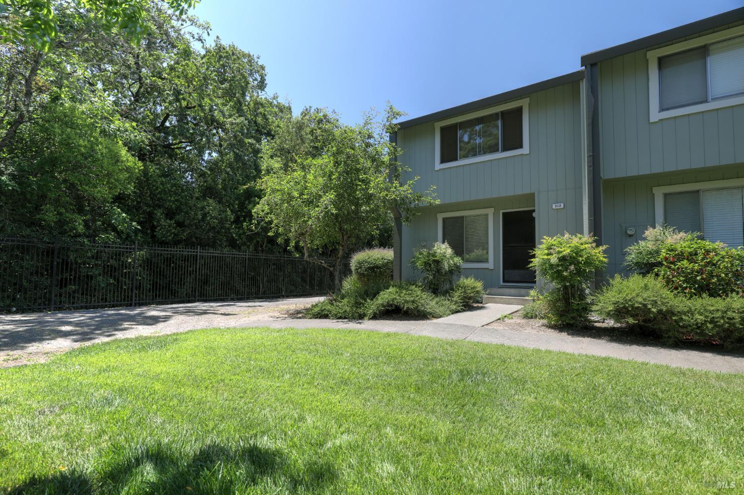 Harvest Lane, Santa Rosa, California image 5