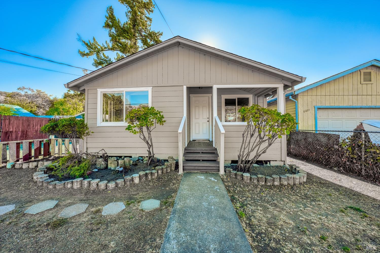 Detail Gallery Image 3 of 40 For 6061 1st Ave, Lucerne,  CA 95458 - 2 Beds | 1 Baths