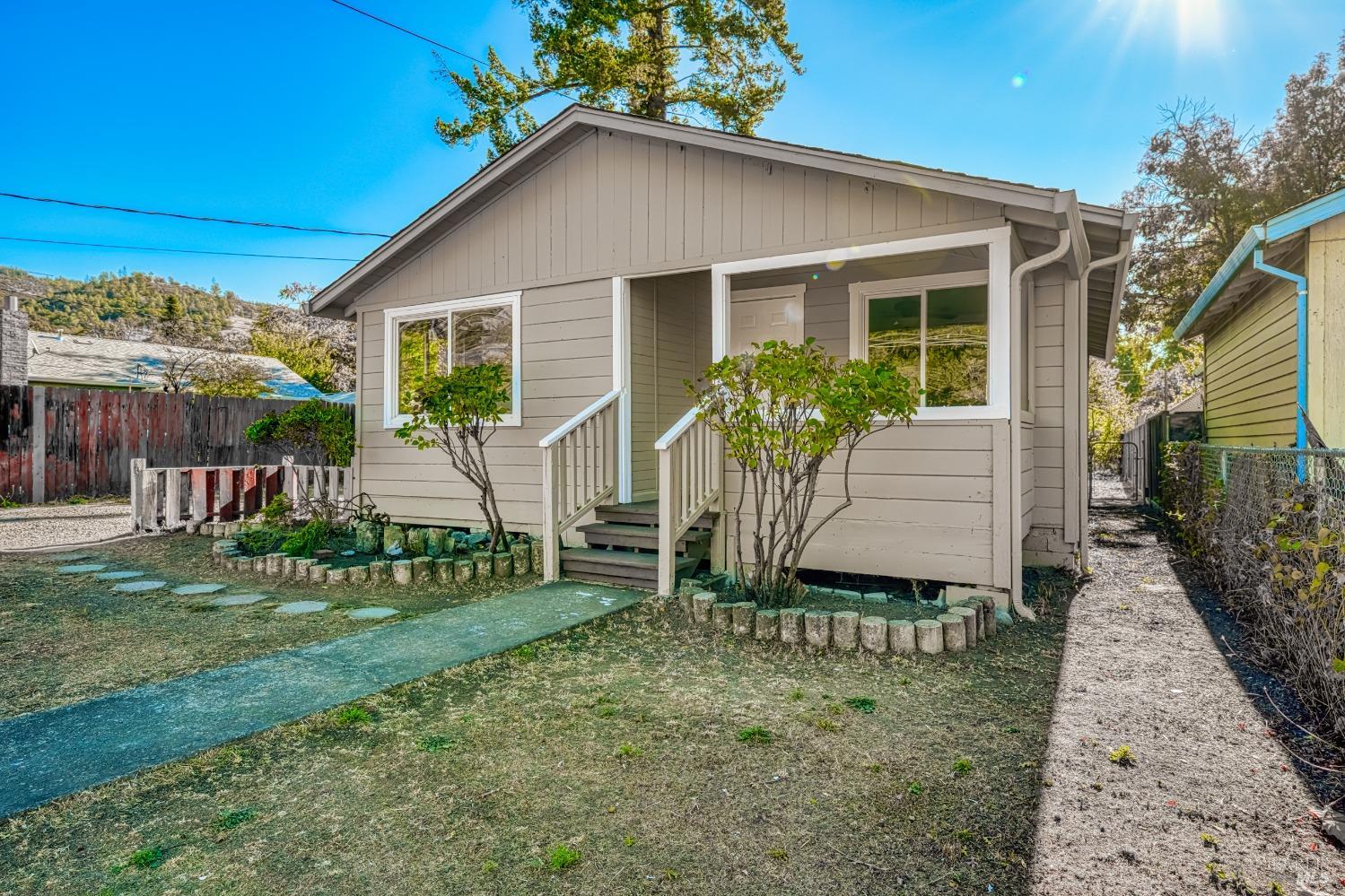 Detail Gallery Image 4 of 40 For 6061 1st Ave, Lucerne,  CA 95458 - 2 Beds | 1 Baths
