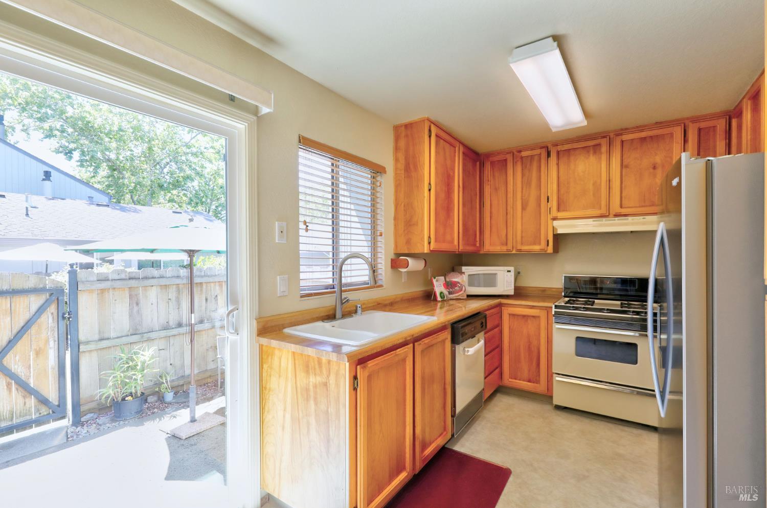Harvest Lane, Santa Rosa, California image 9