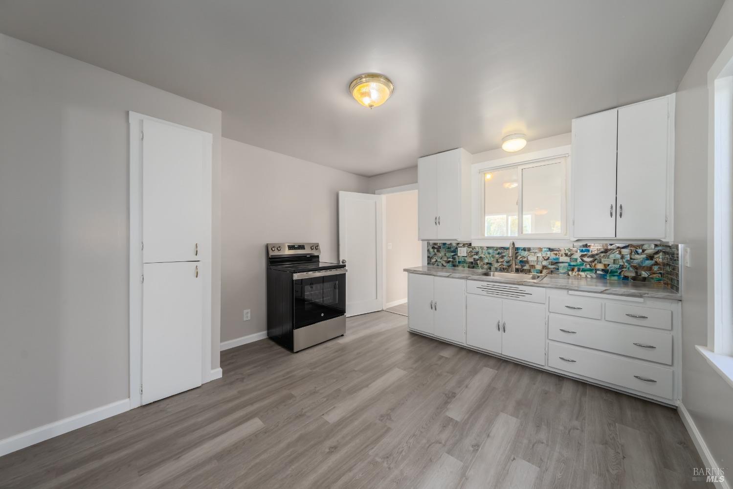 Detail Gallery Image 11 of 40 For 6061 1st Ave, Lucerne,  CA 95458 - 2 Beds | 1 Baths