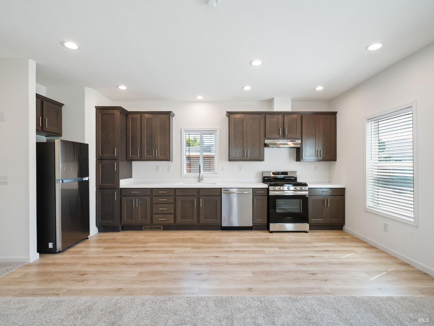 Detail Gallery Image 17 of 35 For 311 Lake Mendocino Dr 9, Ukiah,  CA 95482 - 2 Beds | 1/1 Baths