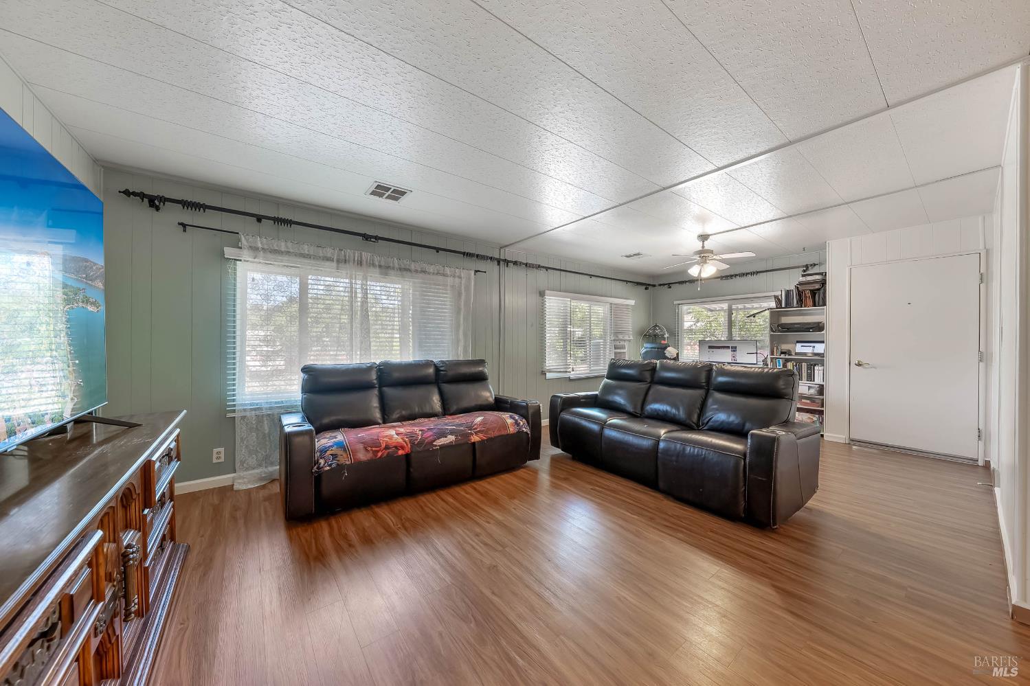 Detail Gallery Image 4 of 43 For 5890 E Hwy 20 Hwy 47, Lucerne,  CA 95458 - 2 Beds | 2 Baths
