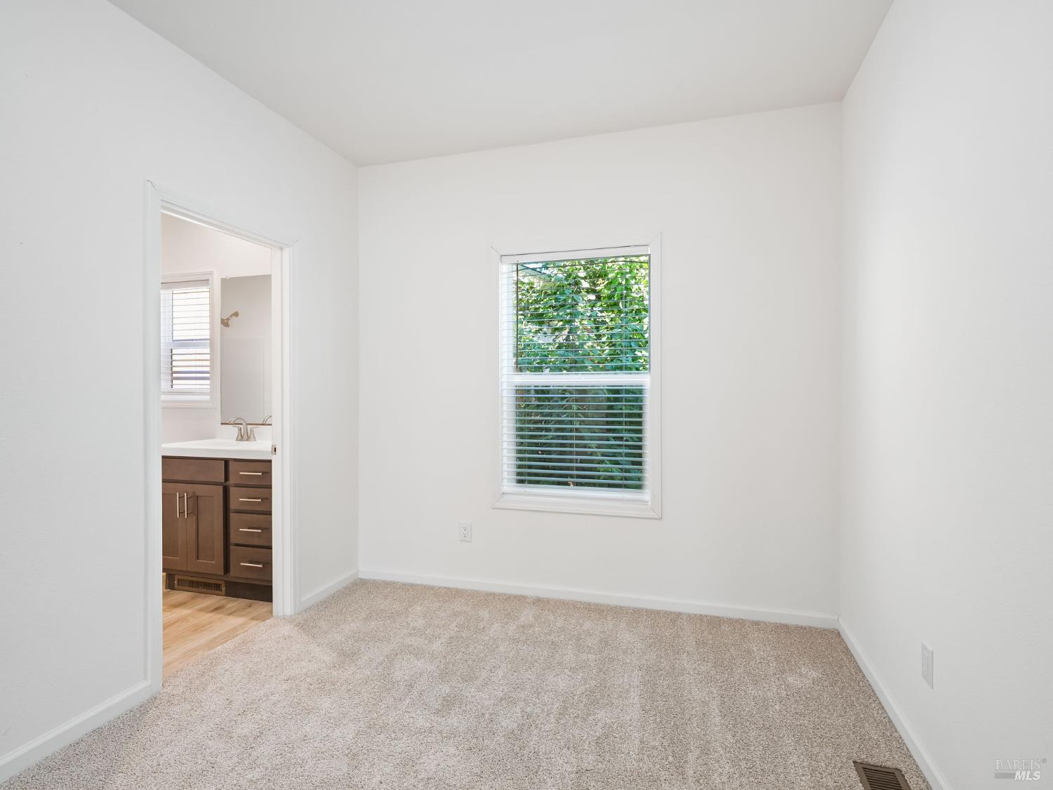 Detail Gallery Image 9 of 35 For 311 Lake Mendocino Dr 9, Ukiah,  CA 95482 - 2 Beds | 1/1 Baths