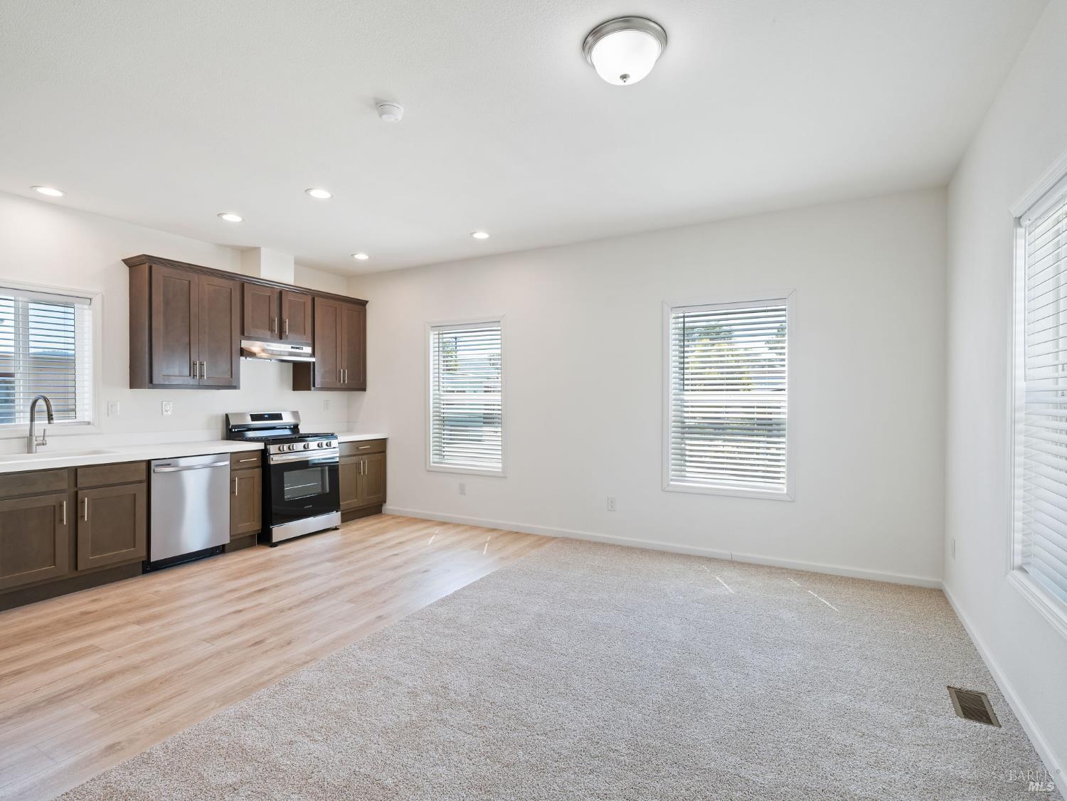 Detail Gallery Image 24 of 35 For 311 Lake Mendocino Dr 9, Ukiah,  CA 95482 - 2 Beds | 1/1 Baths