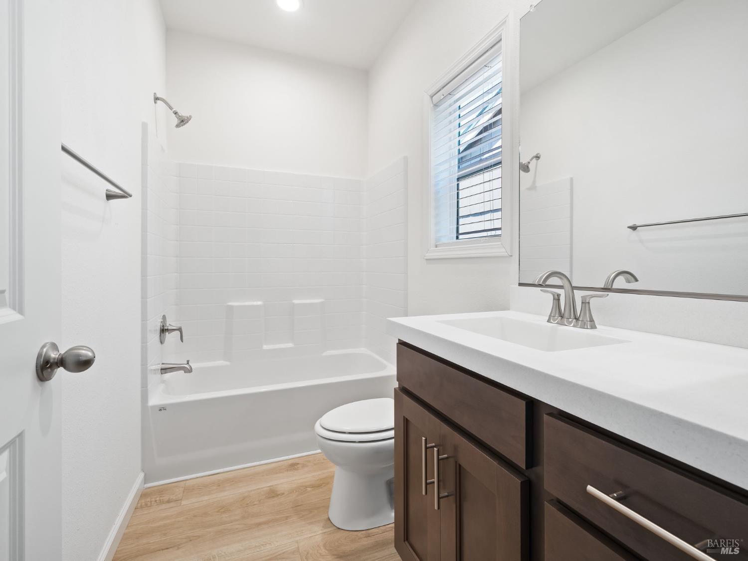 Detail Gallery Image 15 of 35 For 311 Lake Mendocino Dr 9, Ukiah,  CA 95482 - 2 Beds | 1/1 Baths