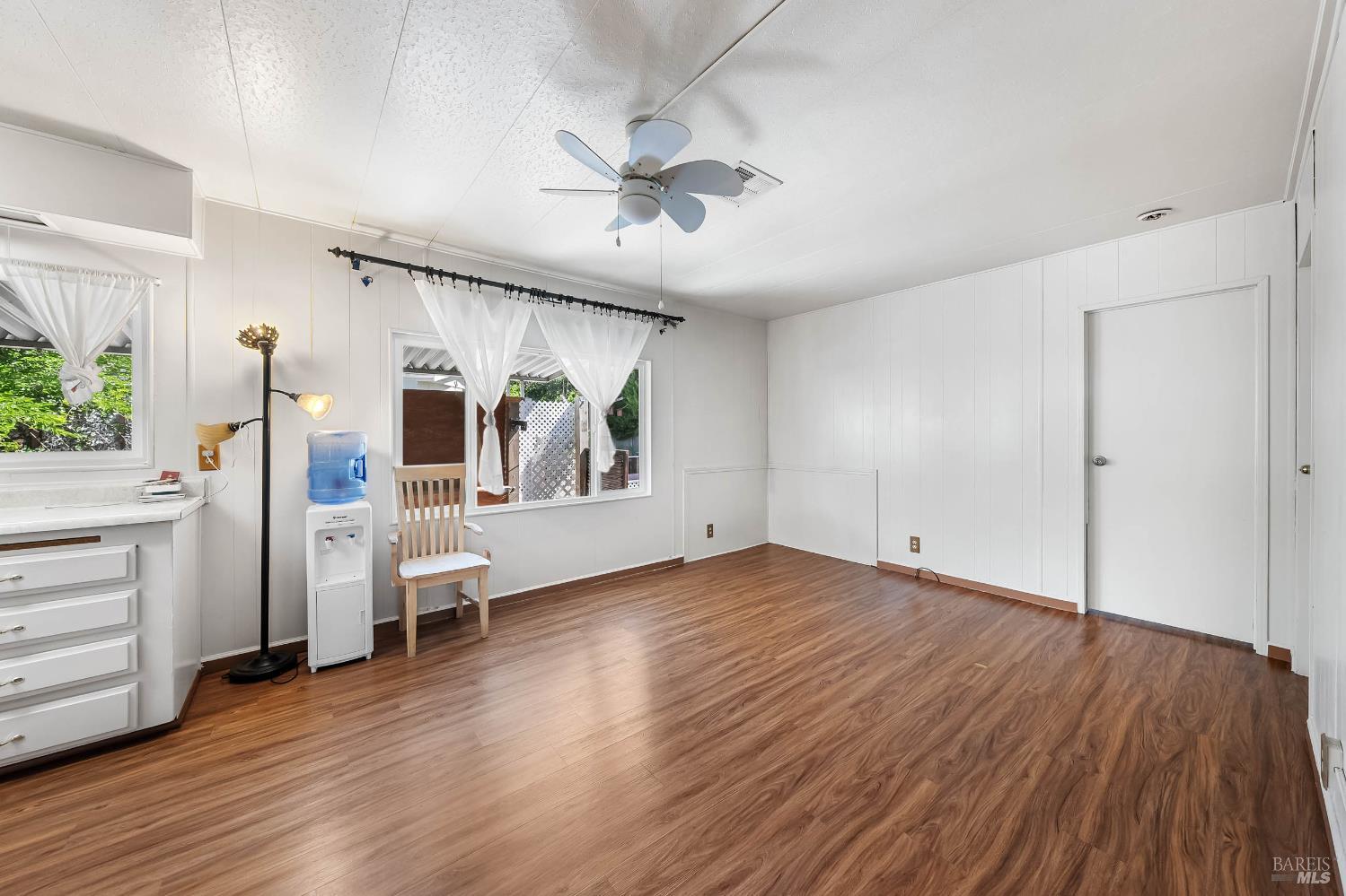 Detail Gallery Image 5 of 43 For 5890 E Hwy 20 Hwy 47, Lucerne,  CA 95458 - 2 Beds | 2 Baths