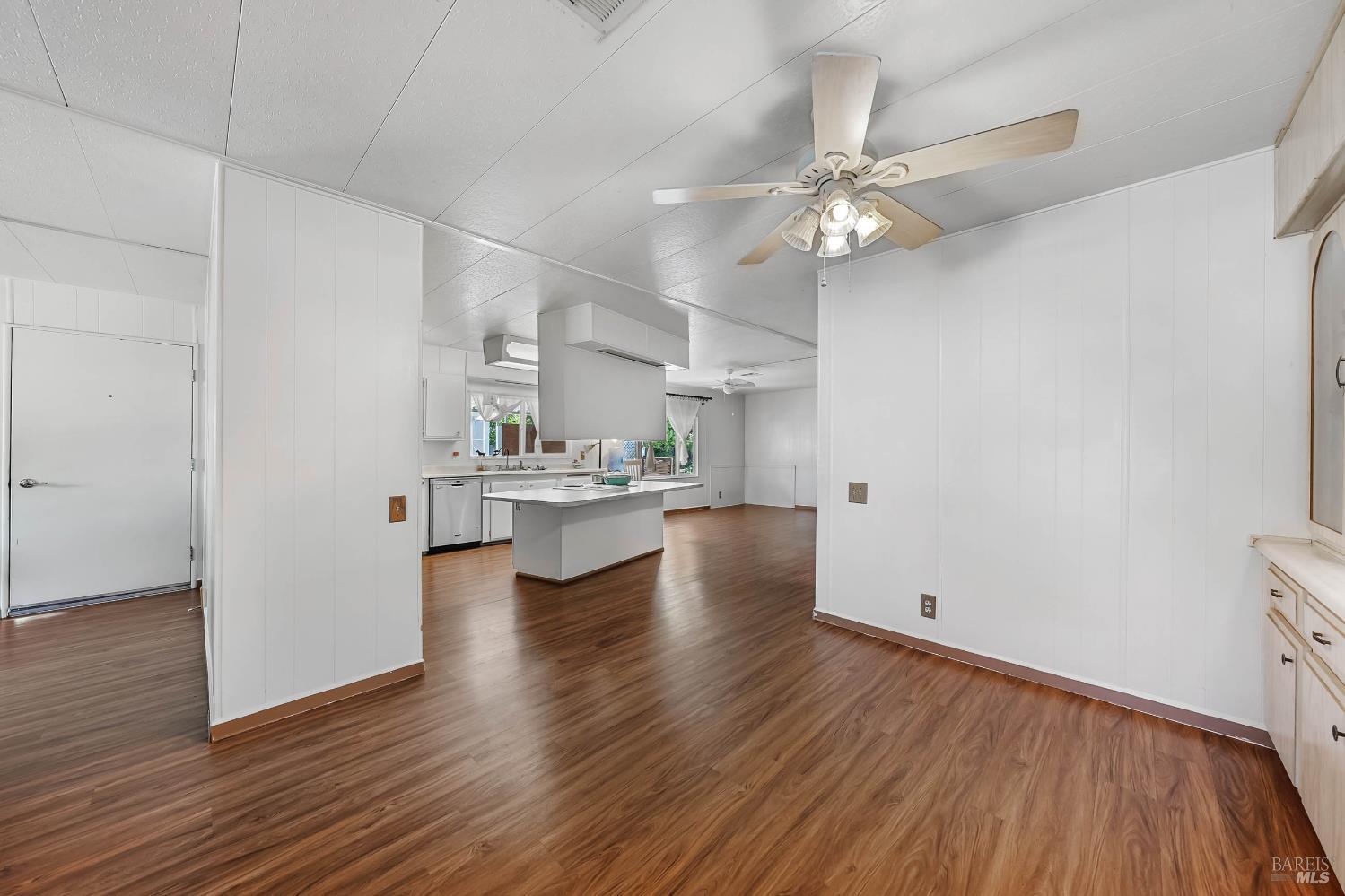 Detail Gallery Image 10 of 43 For 5890 E Hwy 20 Hwy 47, Lucerne,  CA 95458 - 2 Beds | 2 Baths