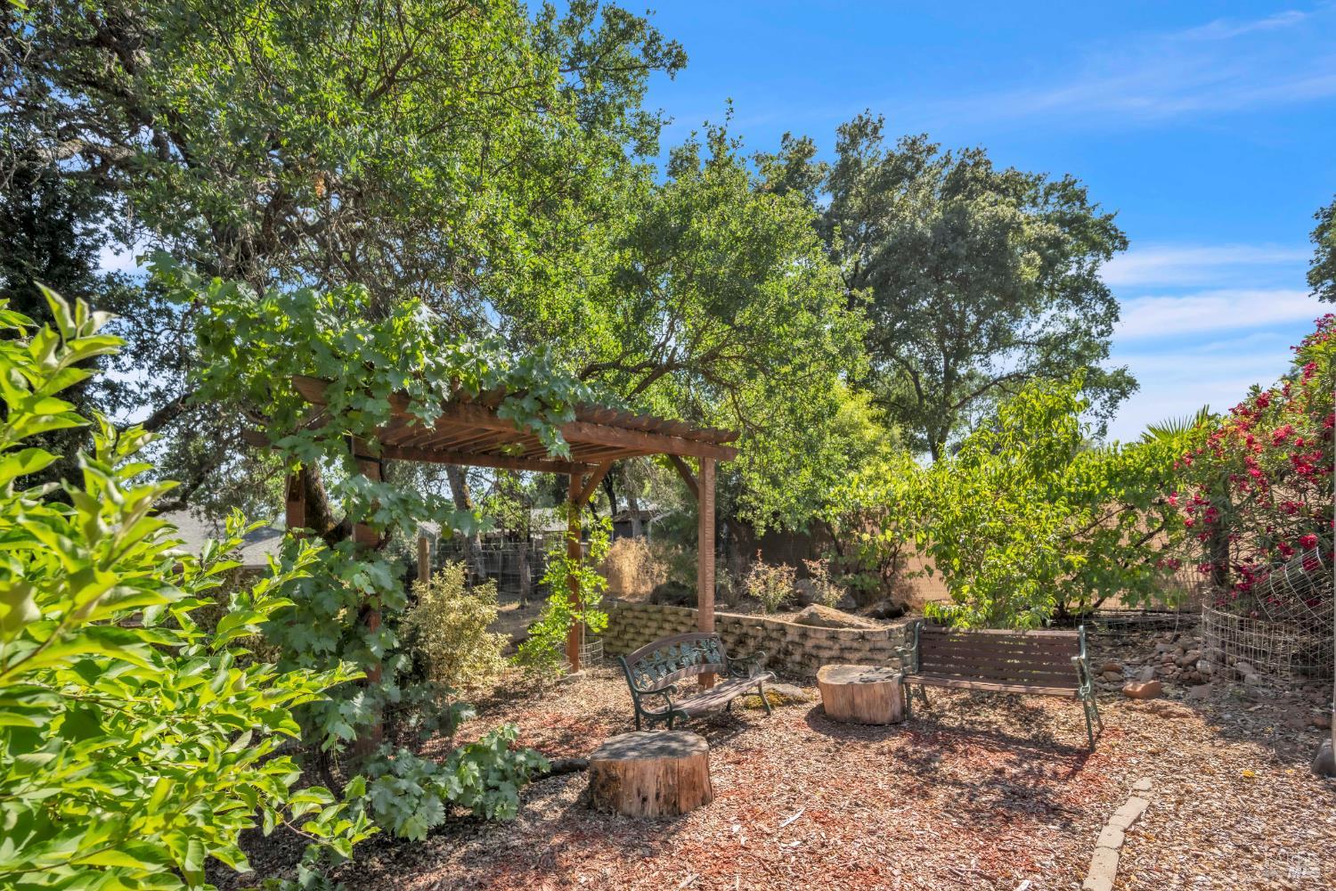Detail Gallery Image 51 of 55 For 18839 Deer Hill Rd, Hidden Valley Lake,  CA 95467 - 5 Beds | 3 Baths