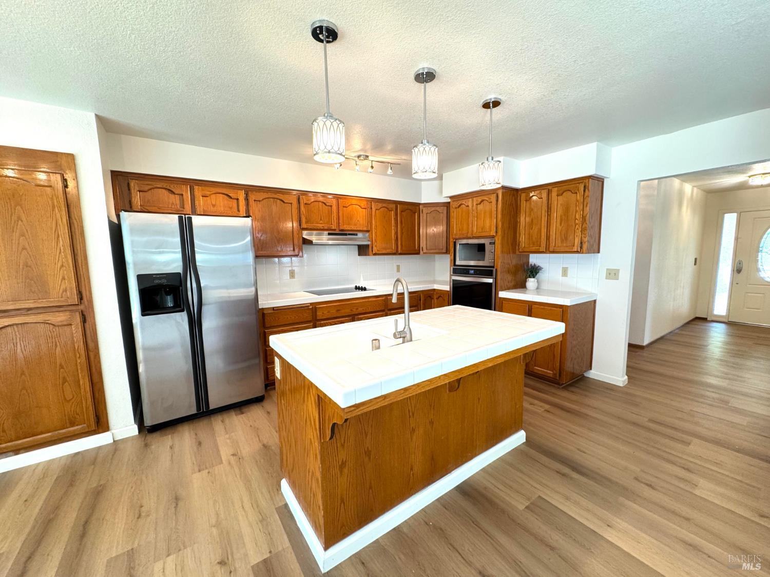 Oakwood Drive, Fairfield, California image 6