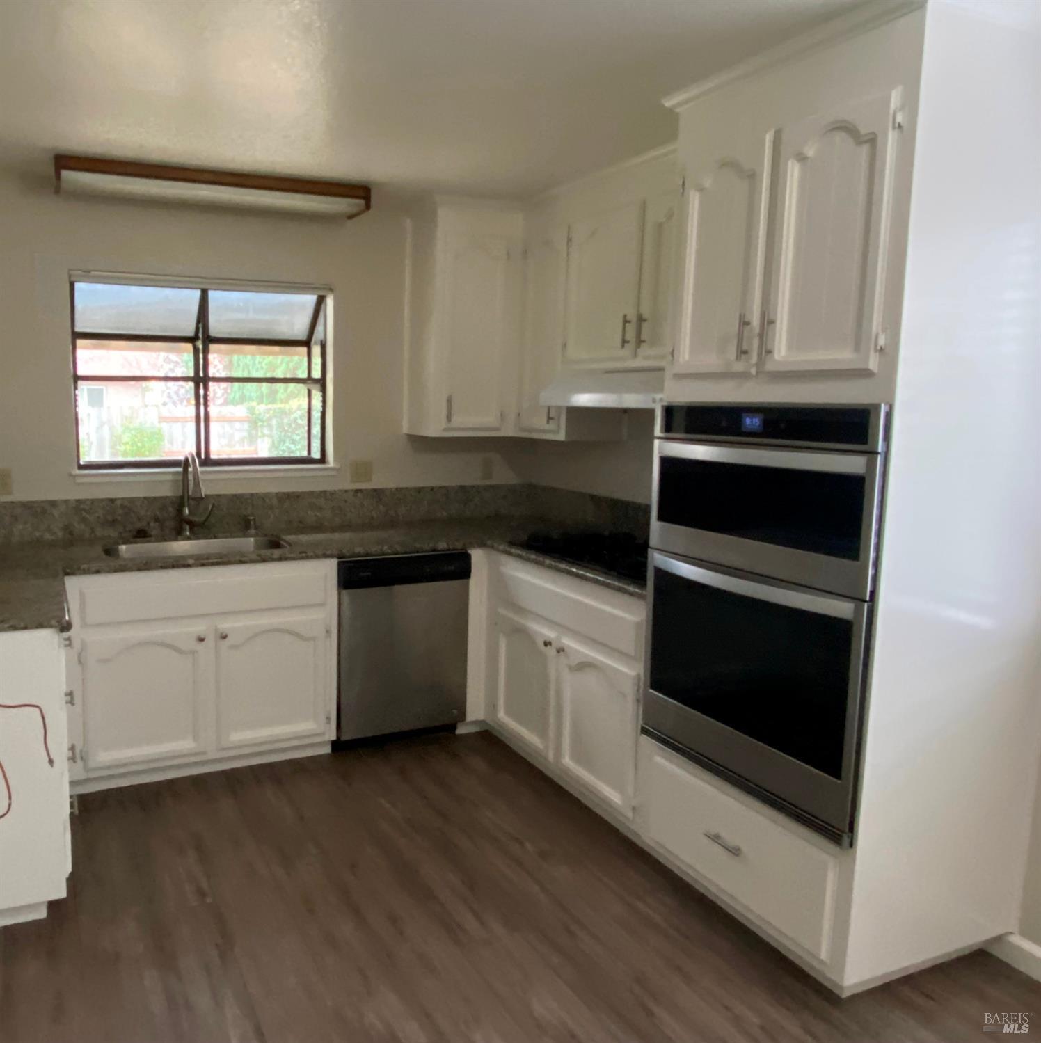 Detail Gallery Image 3 of 11 For 130 Quietwood Dr, Vacaville,  CA 95688 - 3 Beds | 2 Baths