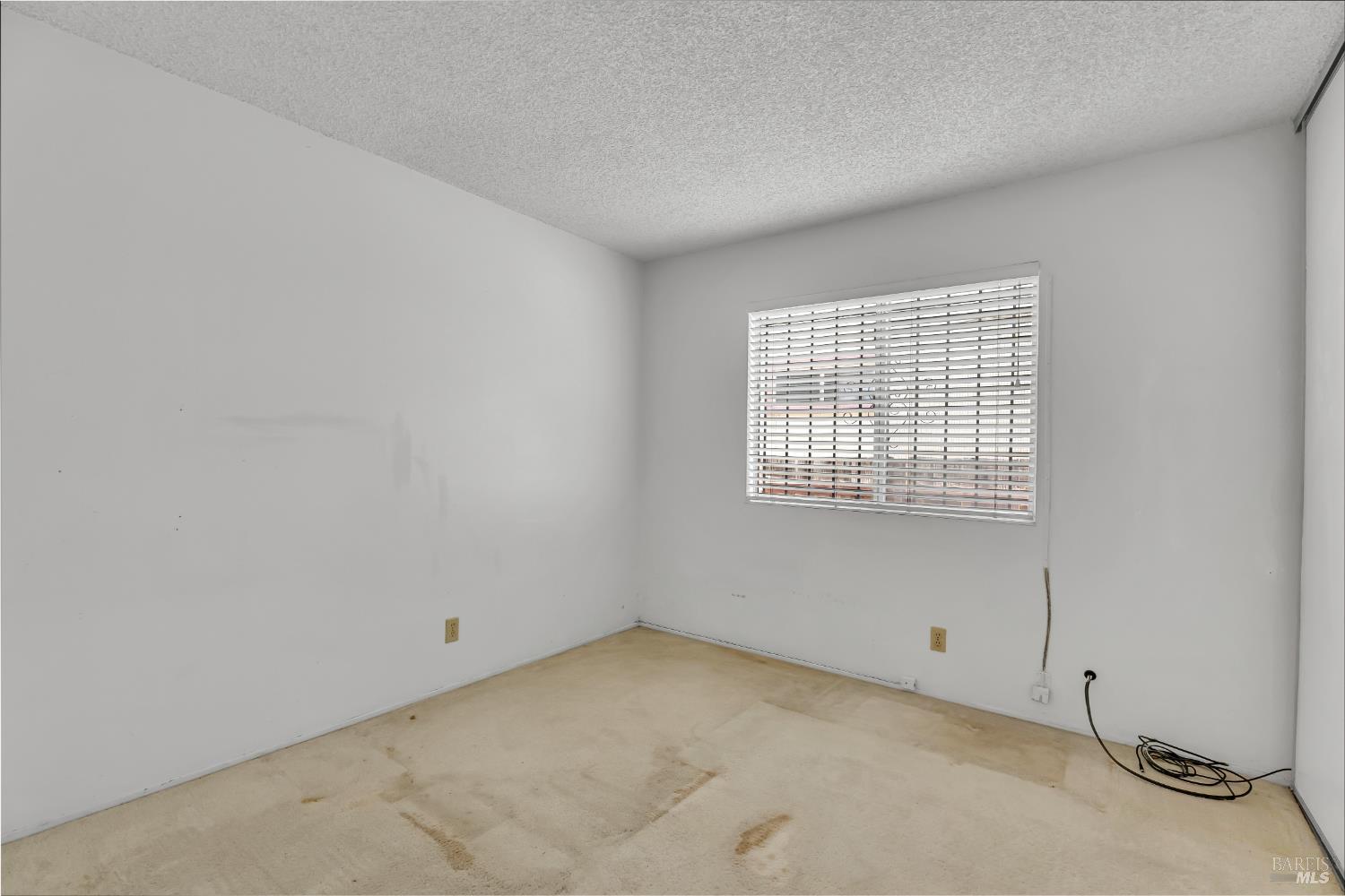 Evelyn Circle, Vallejo, California image 17
