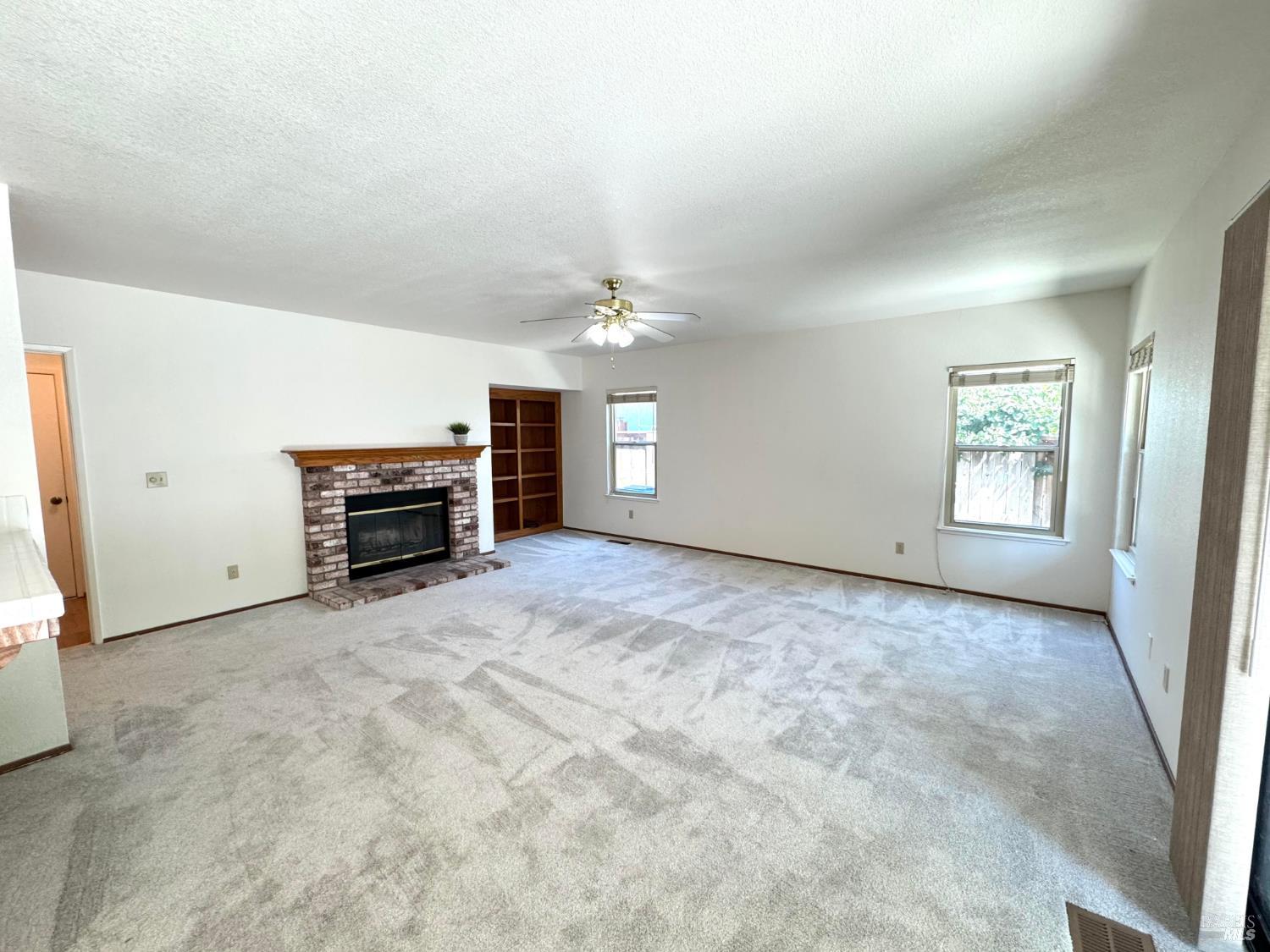 Oakwood Drive, Fairfield, California image 9