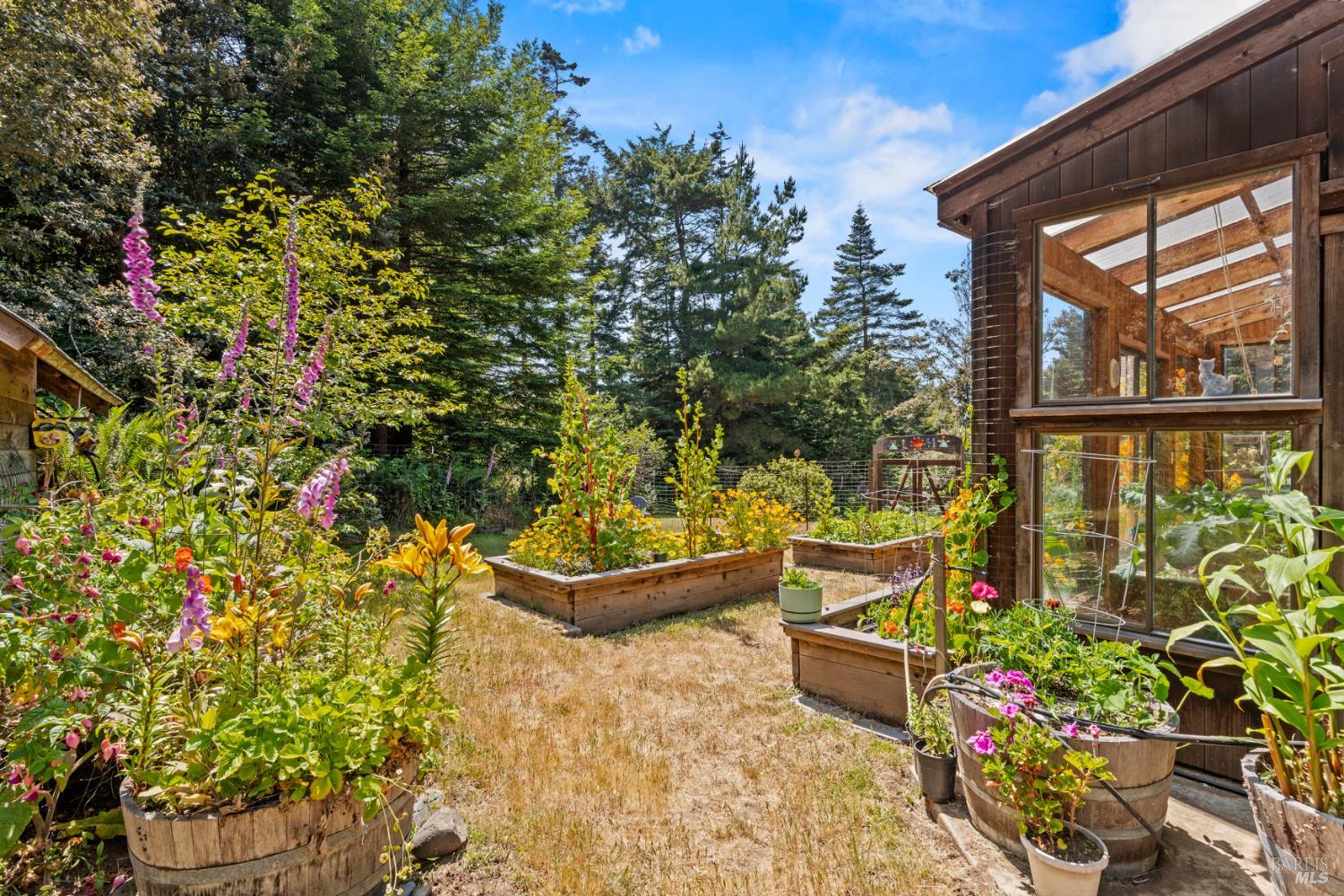 Detail Gallery Image 34 of 38 For 32800 Sutliff Ln, Fort Bragg,  CA 95437 - 2 Beds | 2 Baths
