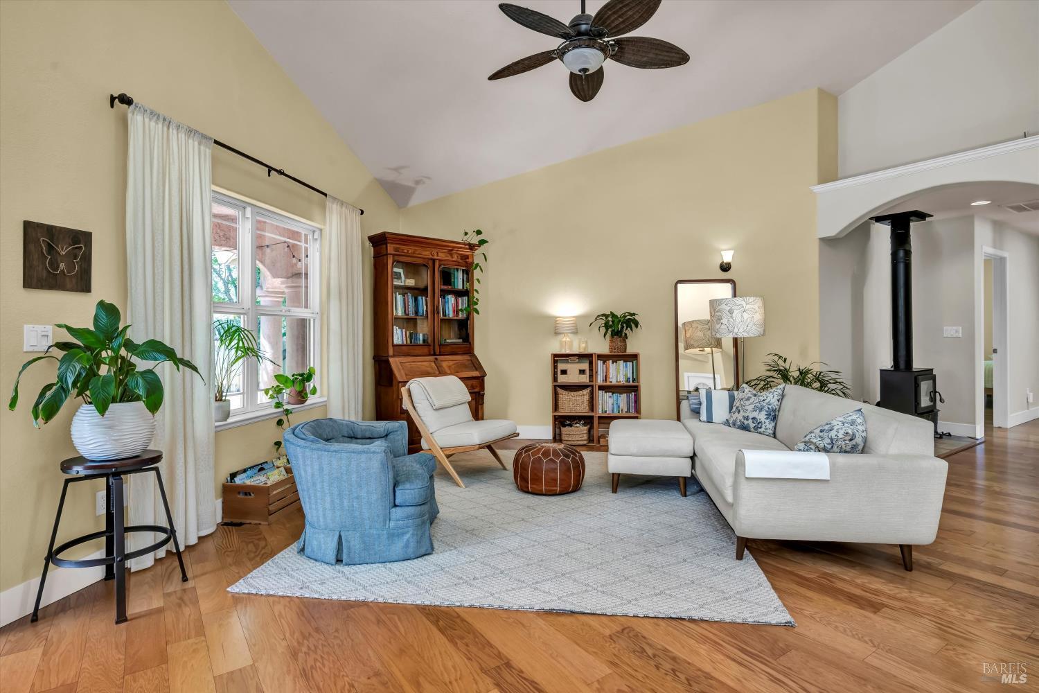 Detail Gallery Image 9 of 37 For 21425 Valley Oak Dr, Middletown,  CA 95461 - 3 Beds | 2/1 Baths