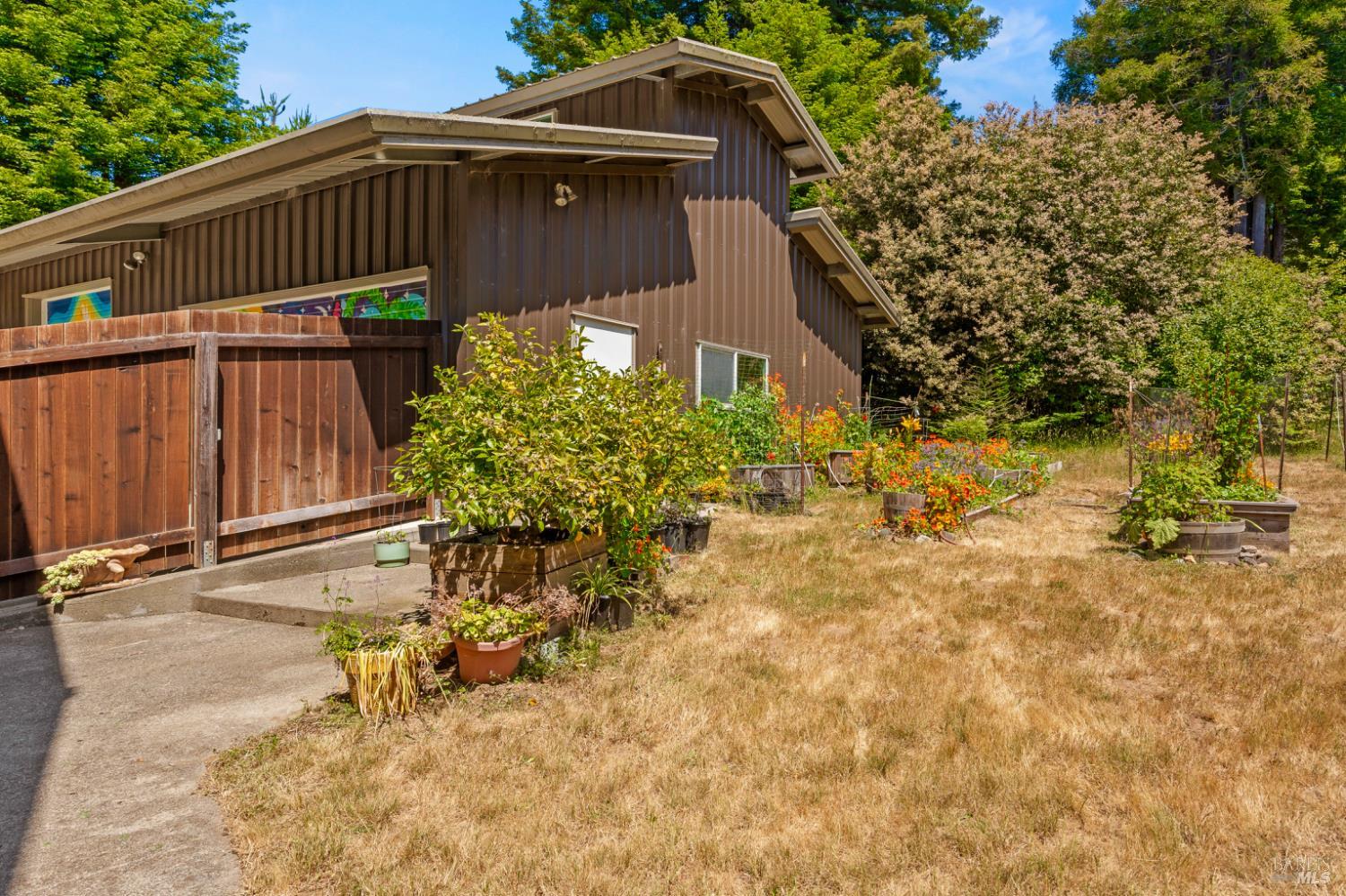 Detail Gallery Image 36 of 38 For 32800 Sutliff Ln, Fort Bragg,  CA 95437 - 2 Beds | 2 Baths