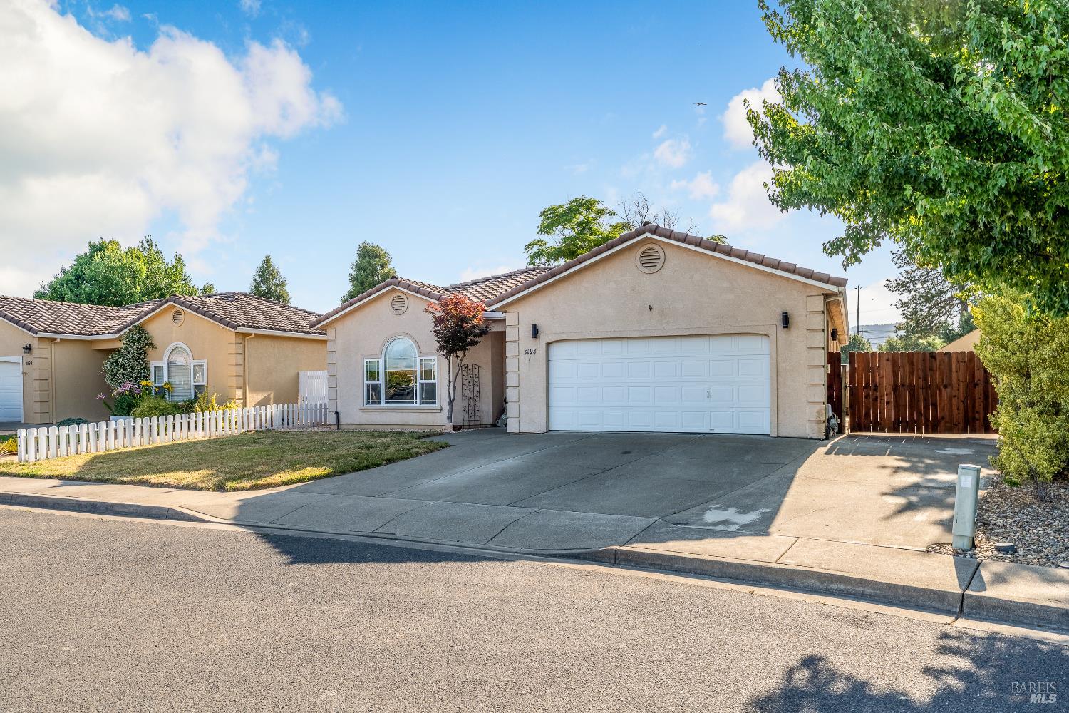 Detail Gallery Image 1 of 1 For 3194 Van Housen Dr, Ukiah,  CA 95482 - 3 Beds | 2 Baths