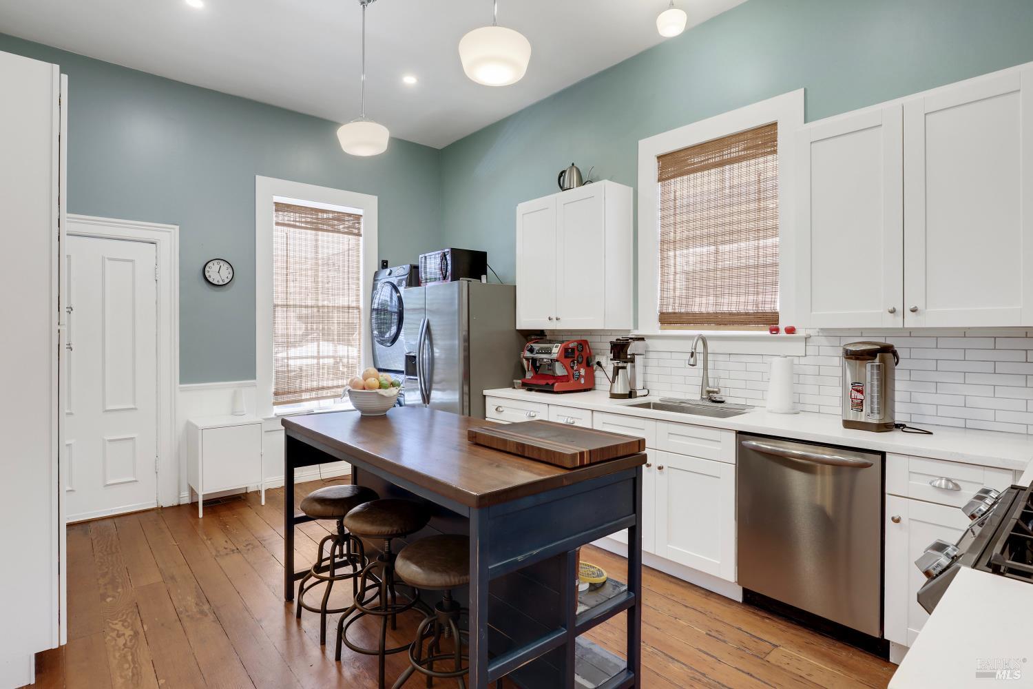 Detail Gallery Image 14 of 27 For 663 24th St, Oakland,  CA 94612 - 2 Beds | 2 Baths