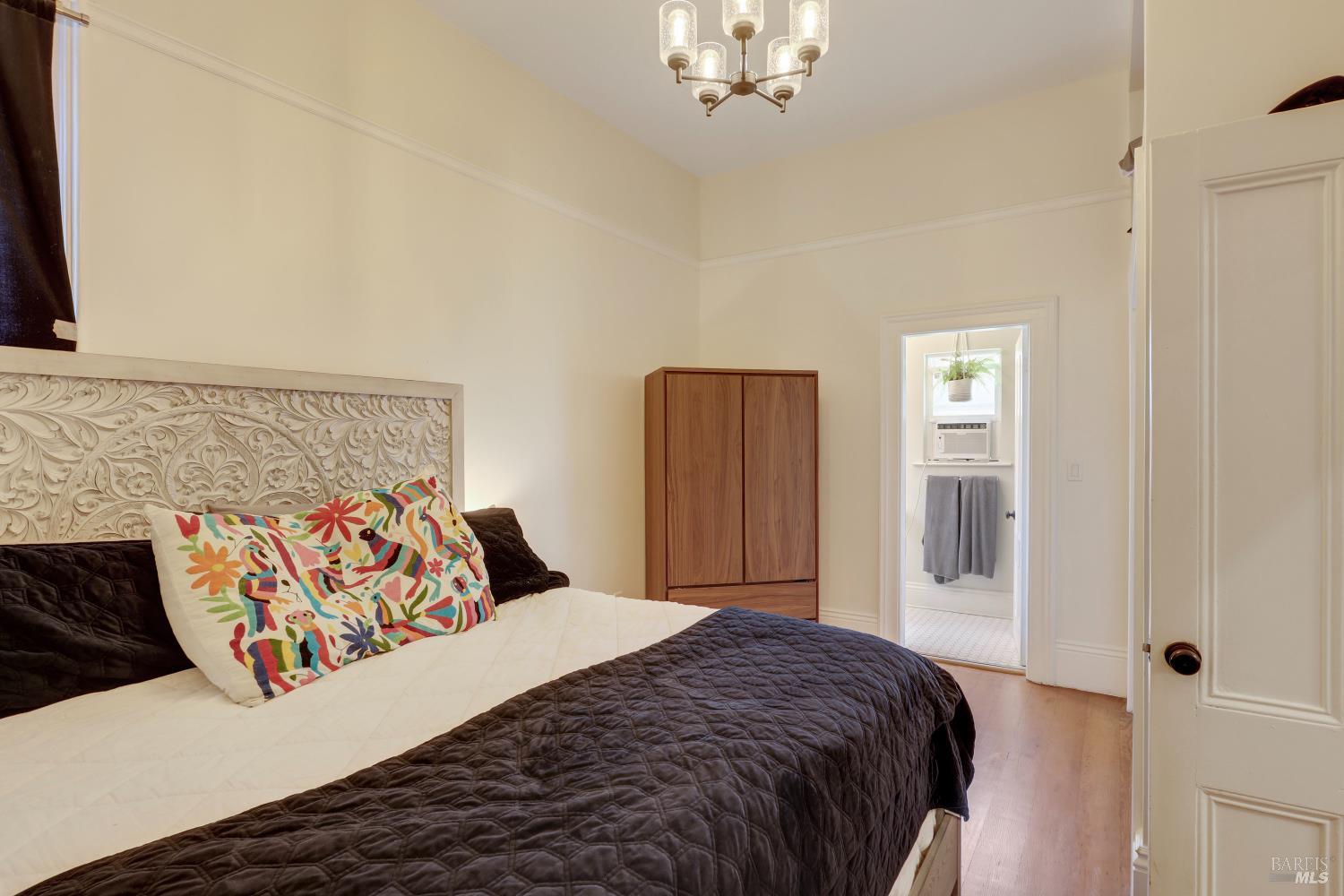 Detail Gallery Image 18 of 27 For 663 24th St, Oakland,  CA 94612 - 2 Beds | 2 Baths