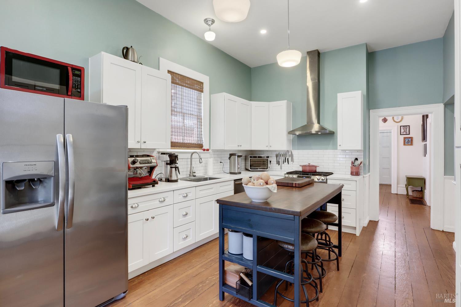 Detail Gallery Image 12 of 27 For 663 24th St, Oakland,  CA 94612 - 2 Beds | 2 Baths
