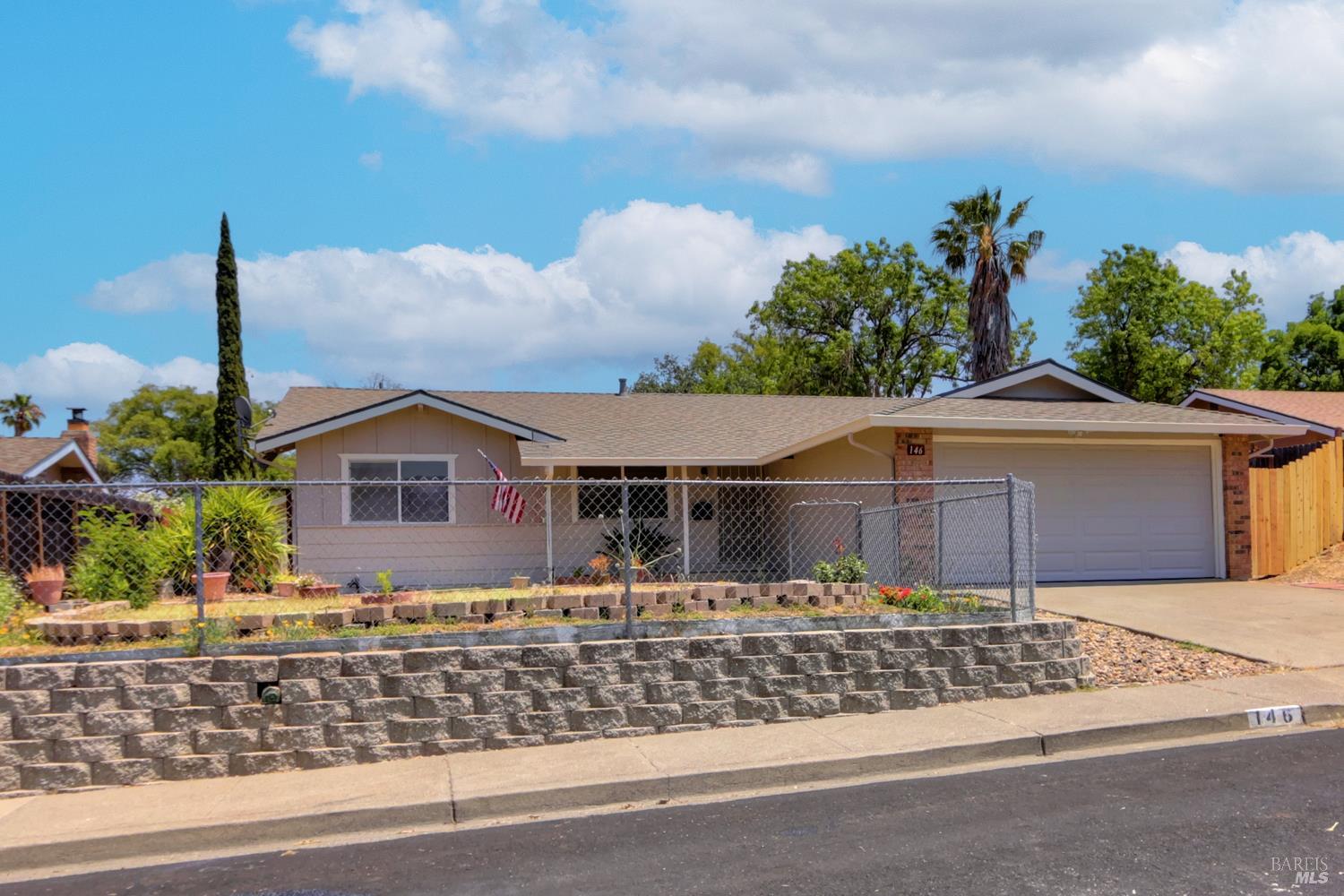 Santana Drive, Vacaville, California image 33
