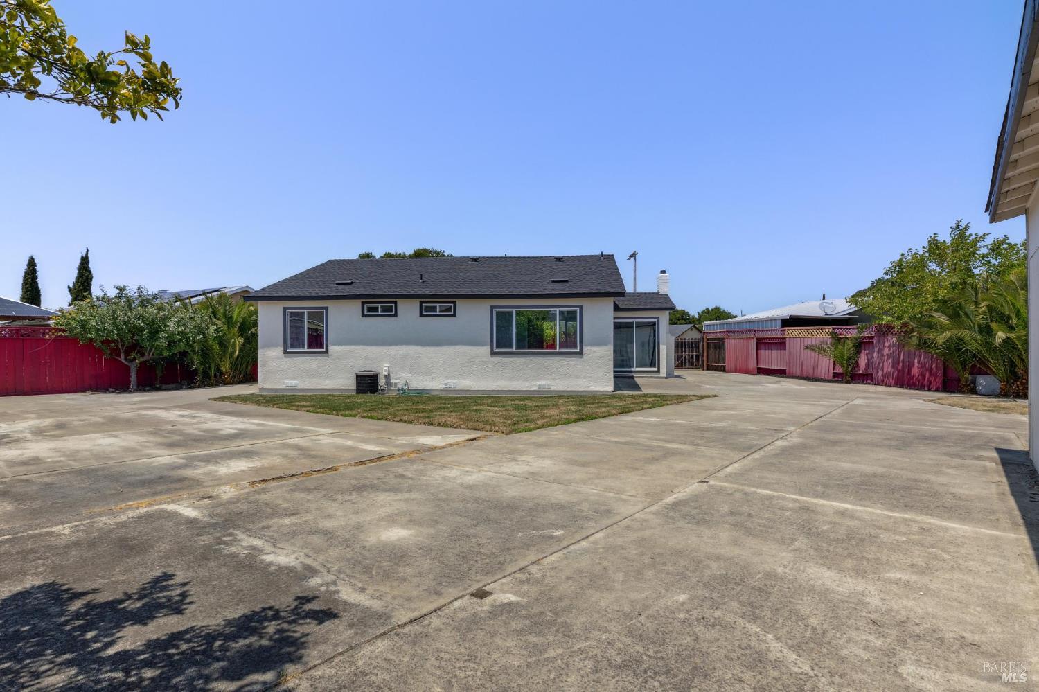 Detail Gallery Image 20 of 27 For 137 Saint Marys Pl, Vallejo,  CA 94589 - 3 Beds | 2 Baths