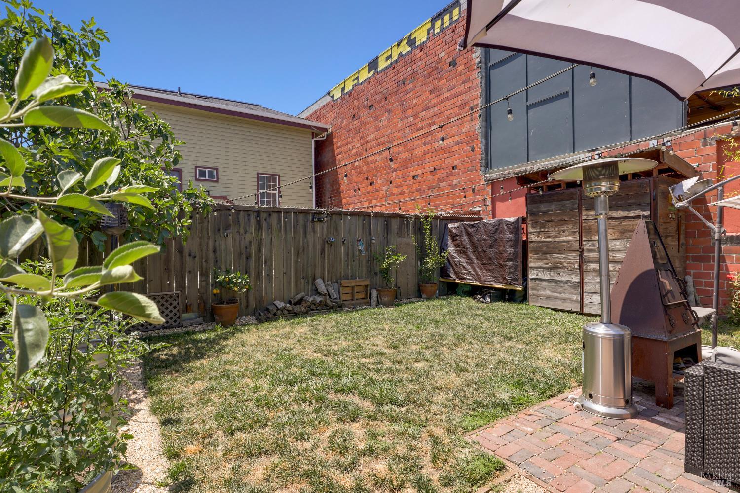 Detail Gallery Image 21 of 27 For 663 24th St, Oakland,  CA 94612 - 2 Beds | 2 Baths