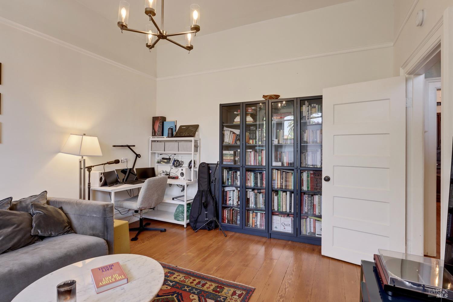 Detail Gallery Image 11 of 27 For 663 24th St, Oakland,  CA 94612 - 2 Beds | 2 Baths