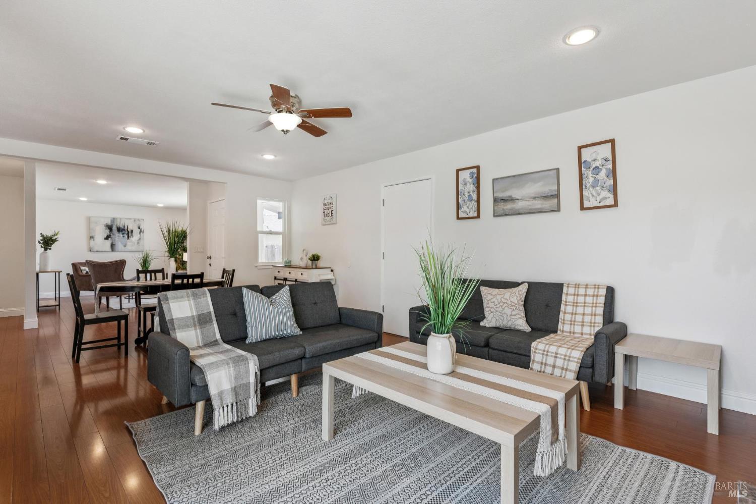 Detail Gallery Image 6 of 27 For 137 Saint Marys Pl, Vallejo,  CA 94589 - 3 Beds | 2 Baths