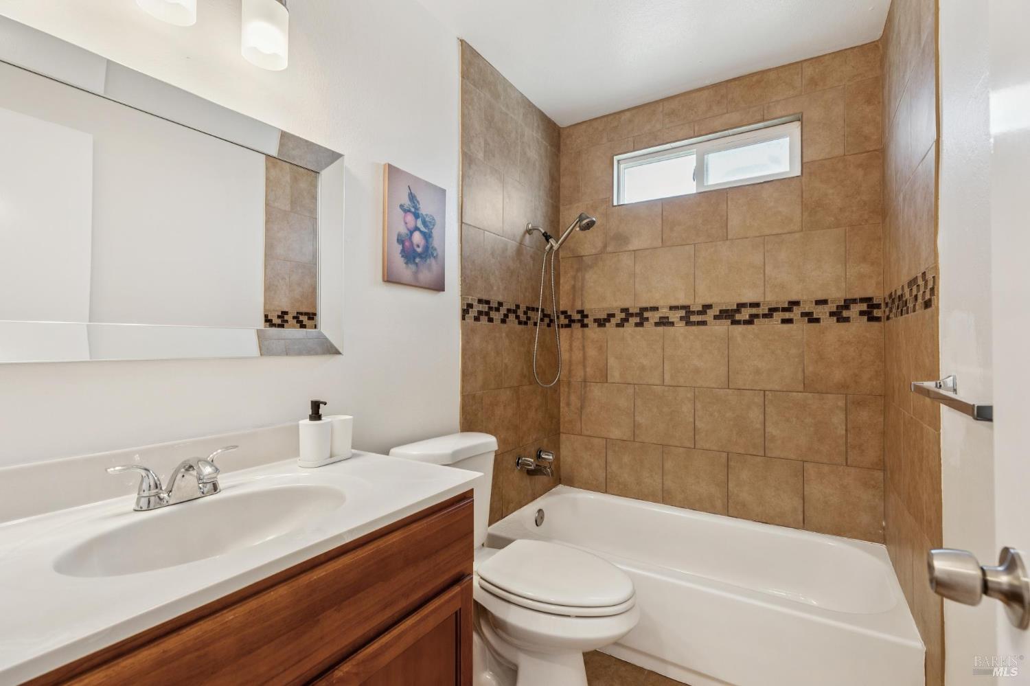 Detail Gallery Image 13 of 27 For 137 Saint Marys Pl, Vallejo,  CA 94589 - 3 Beds | 2 Baths