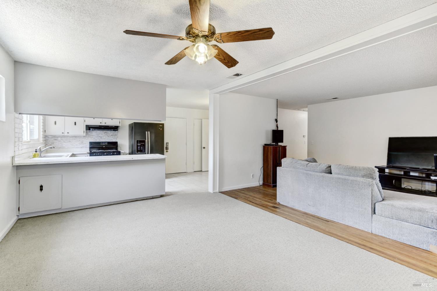 Santana Drive, Vacaville, California image 7