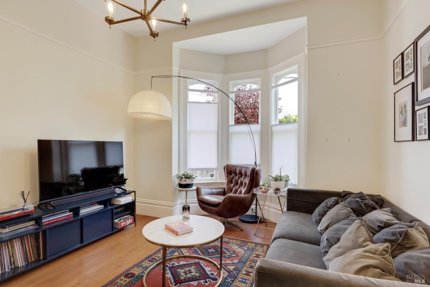 Detail Gallery Image 10 of 27 For 663 24th St, Oakland,  CA 94612 - 2 Beds | 2 Baths