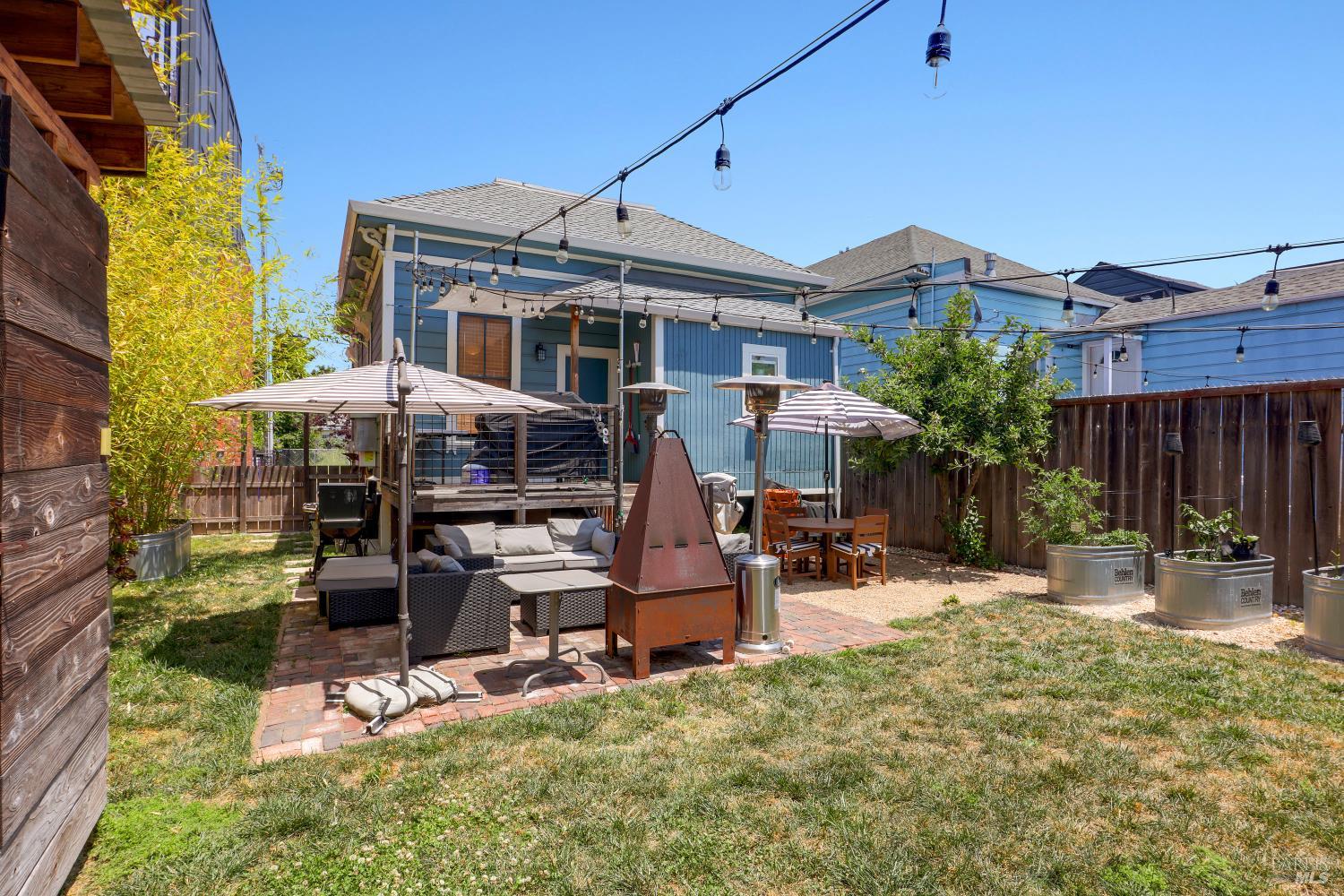 Detail Gallery Image 22 of 27 For 663 24th St, Oakland,  CA 94612 - 2 Beds | 2 Baths