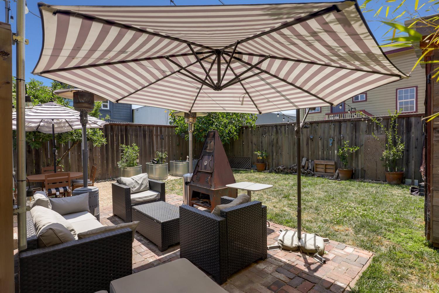 Detail Gallery Image 19 of 27 For 663 24th St, Oakland,  CA 94612 - 2 Beds | 2 Baths