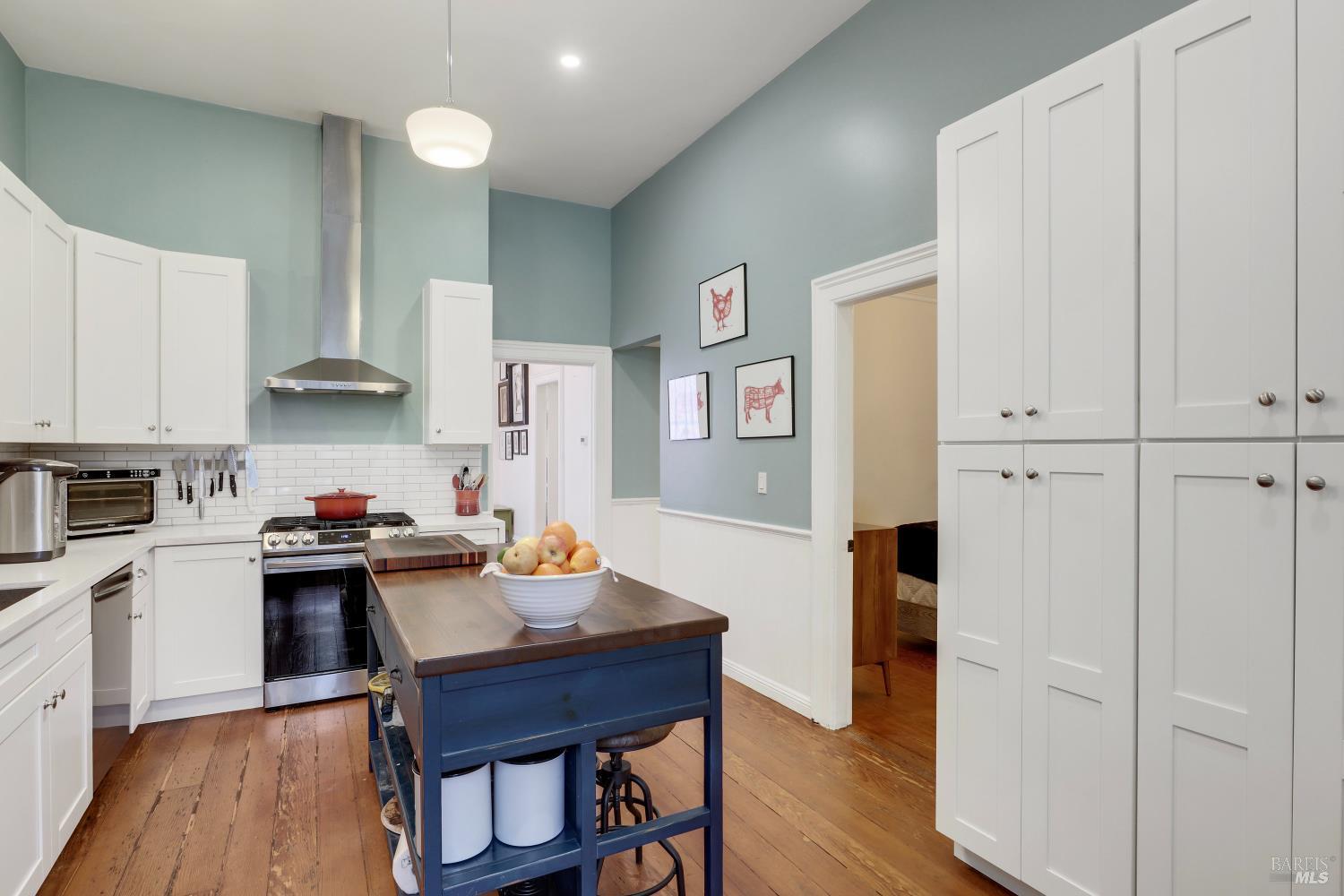 Detail Gallery Image 13 of 27 For 663 24th St, Oakland,  CA 94612 - 2 Beds | 2 Baths