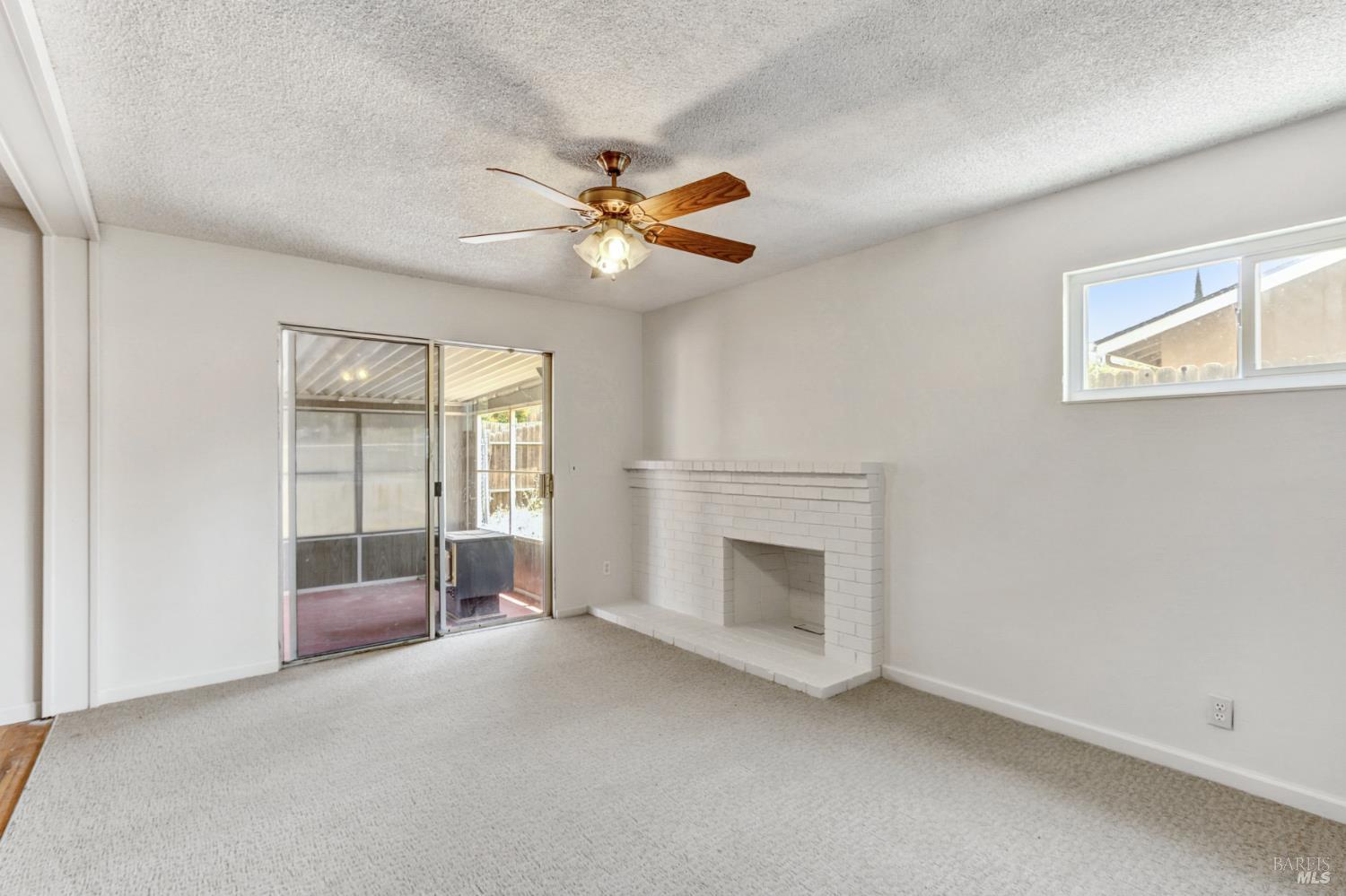 Santana Drive, Vacaville, California image 8
