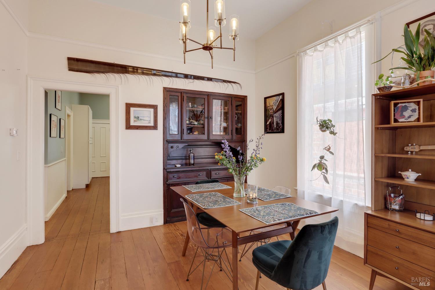 Detail Gallery Image 7 of 27 For 663 24th St, Oakland,  CA 94612 - 2 Beds | 2 Baths