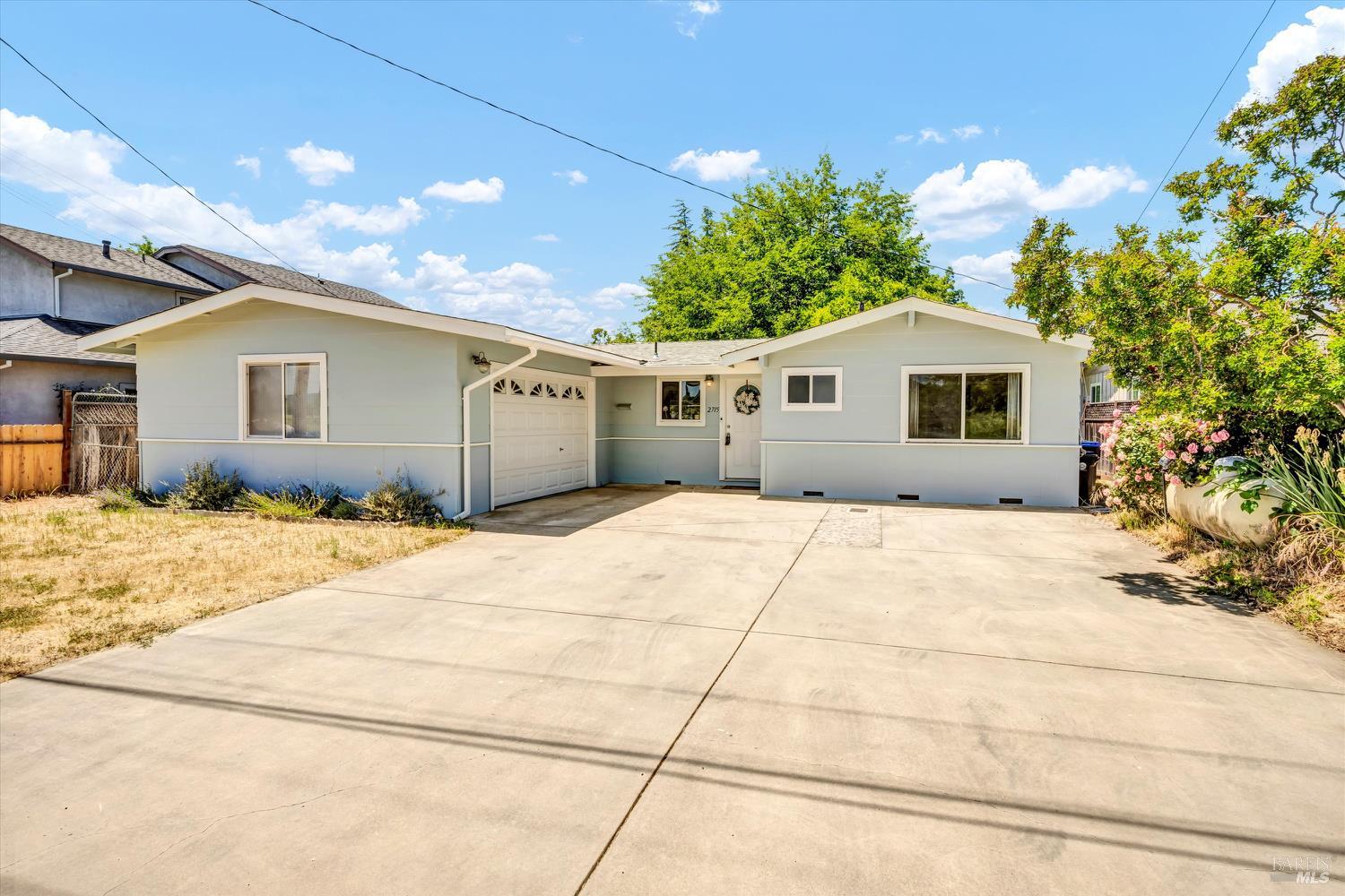 Detail Gallery Image 1 of 1 For 2715 Clipper Ln, Lakeport,  CA 95453 - 2 Beds | 1 Baths