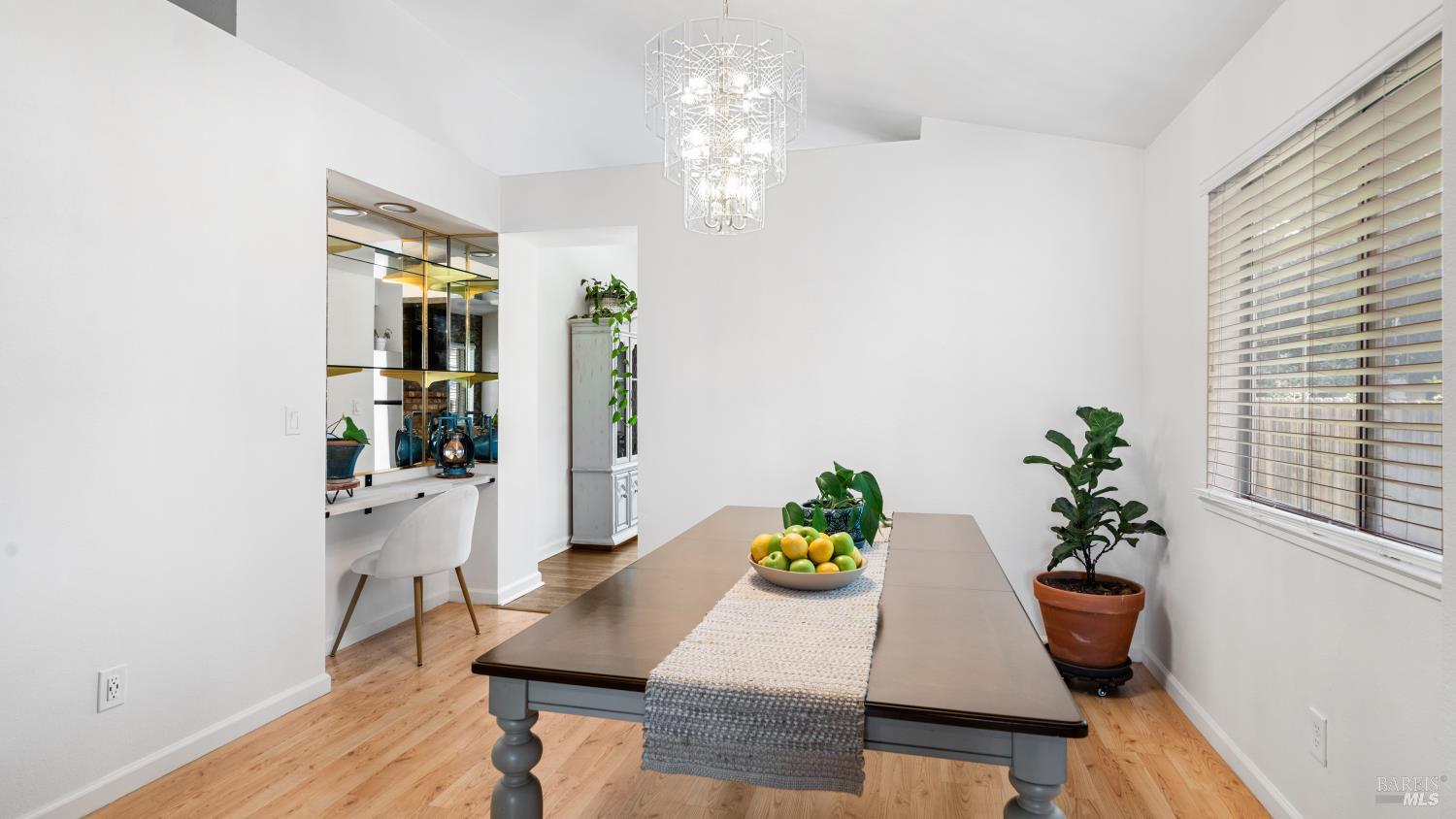 Detail Gallery Image 8 of 31 For 371 Bottlebrush Ct, Suisun City,  CA 94585 - 3 Beds | 2 Baths
