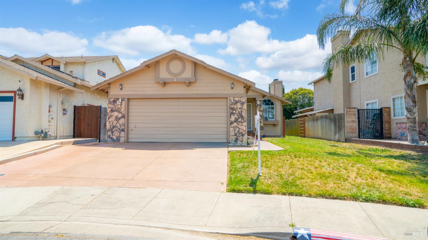 Detail Gallery Image 2 of 31 For 371 Bottlebrush Ct, Suisun City,  CA 94585 - 3 Beds | 2 Baths